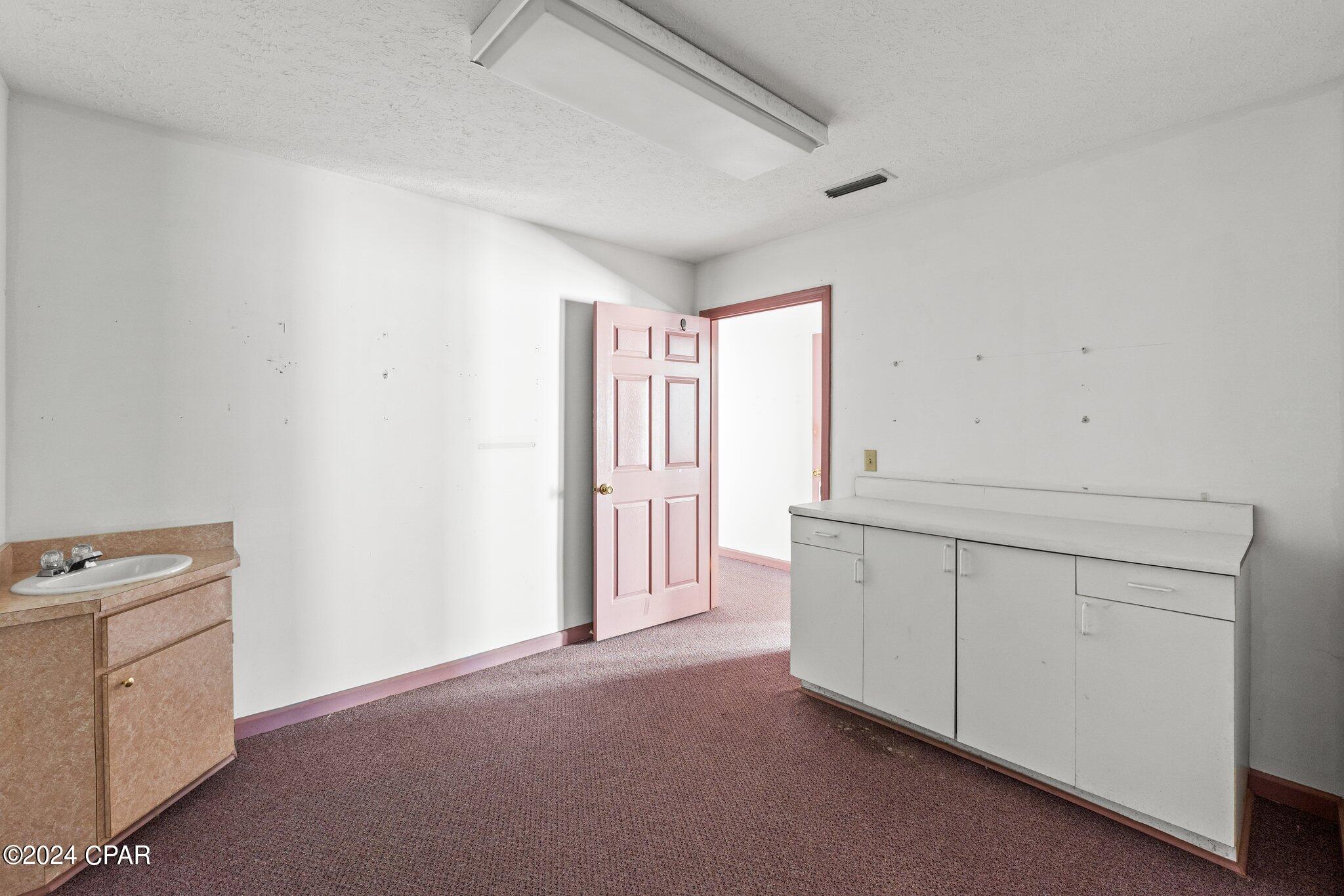 [No Recorded Subdiv] - Commercial Sale