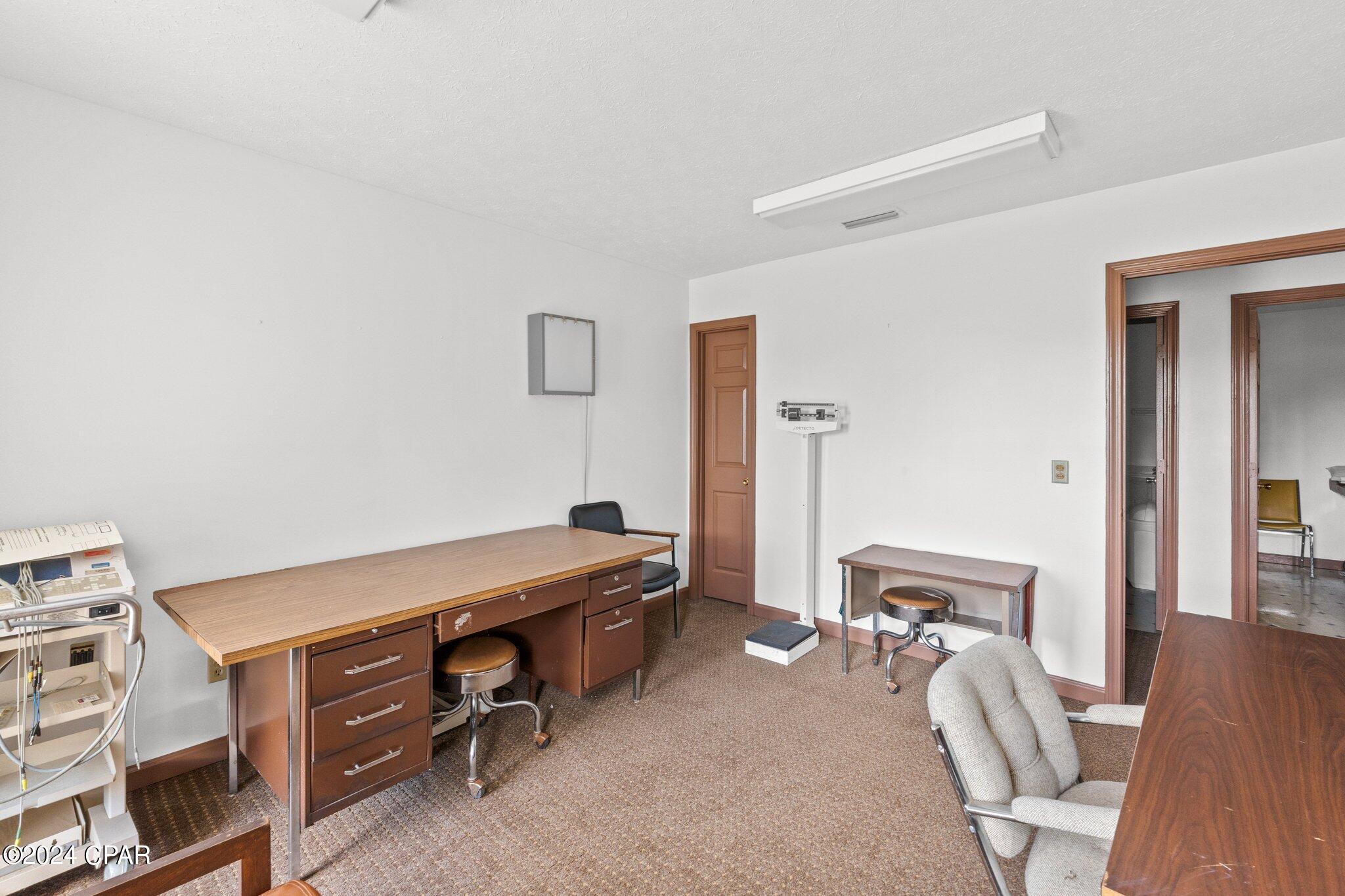 [No Recorded Subdiv] - Commercial Sale