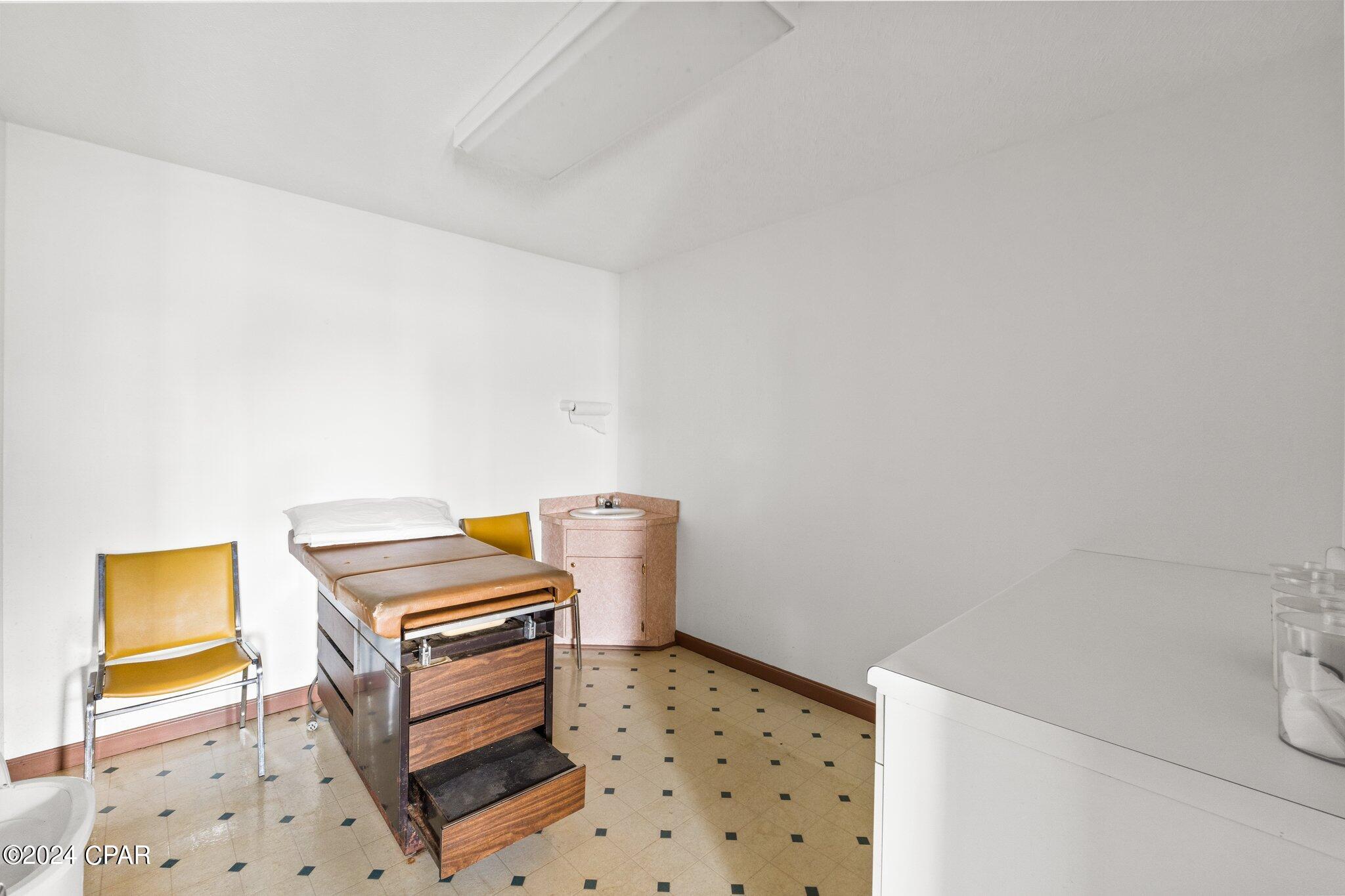 [No Recorded Subdiv] - Commercial Sale