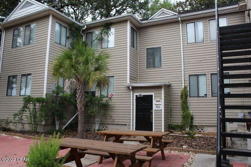 This apartment features 2 bedrooms 1 bathroom with a sun-room, could also be an office or an extra bedroom. Comes WITH a washer and a dryer. 

REQUIREMENTS TO RENT:  Each applicant over 18 MUST apply FIRST at https://fullsailrealty.managebuilding.com/Resident/rental-application/new, we will run a background check and call you to set up a showing within 1 bus day. Visit our website to confirm availability and see all qualifications.  ONLY IF YOU DECIDE TO RENT after your showing, we will charge application fees and complete final approvals prior to Lease signing. Call the OFFICE for questions. Security Deposit on this property is OPTIONAL thru Obligo.