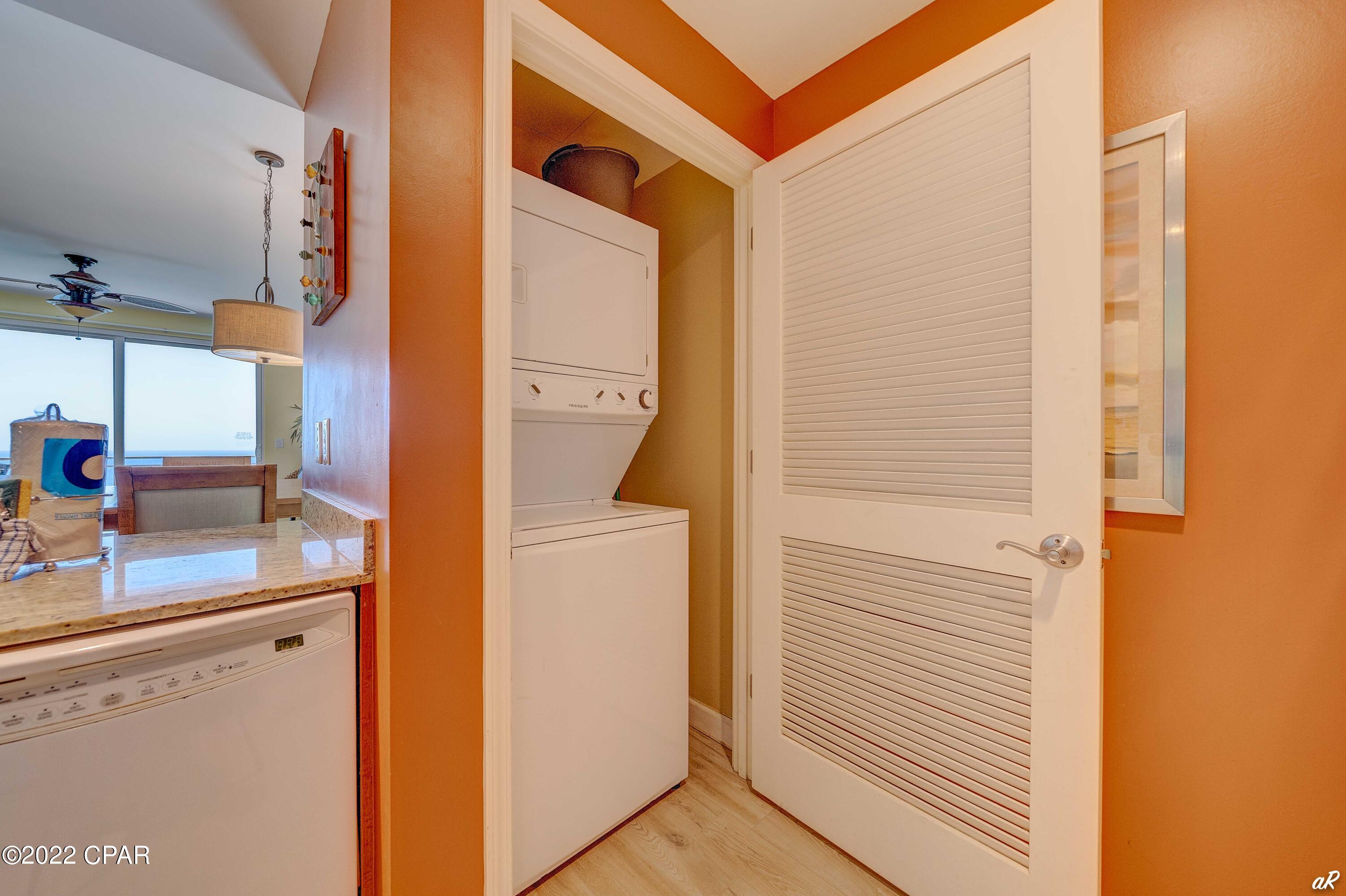 Splash Condo - Residential