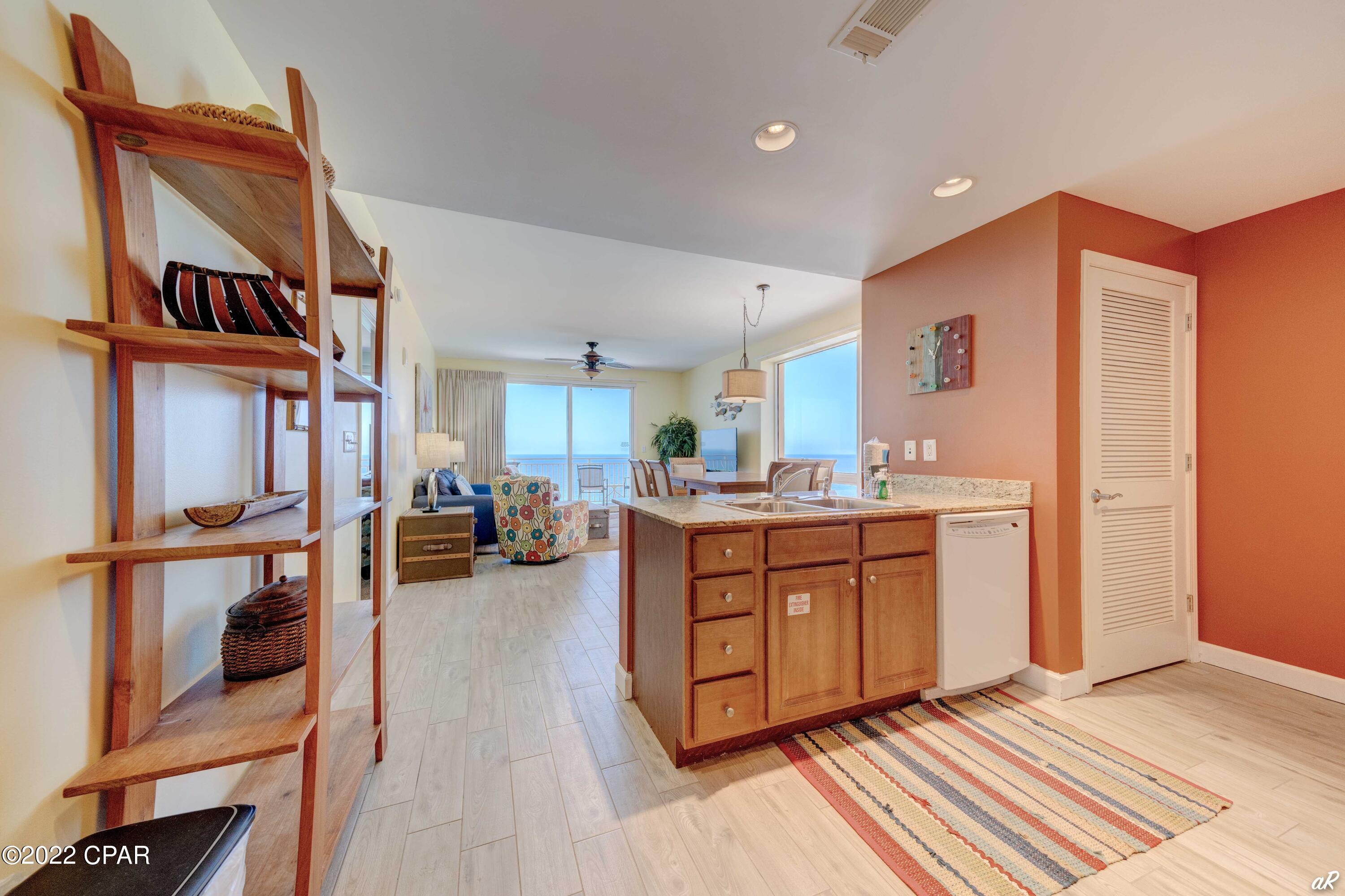 Splash Condo - Residential