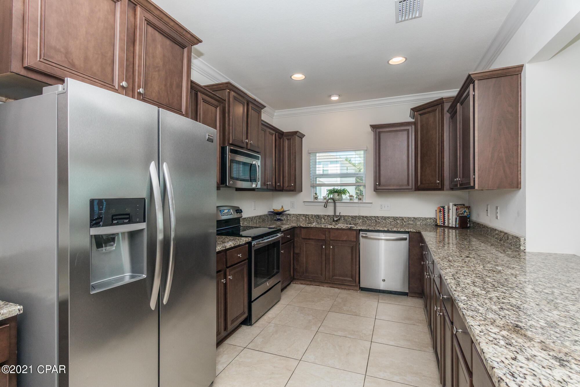 Magnolia Bay Club - Residential