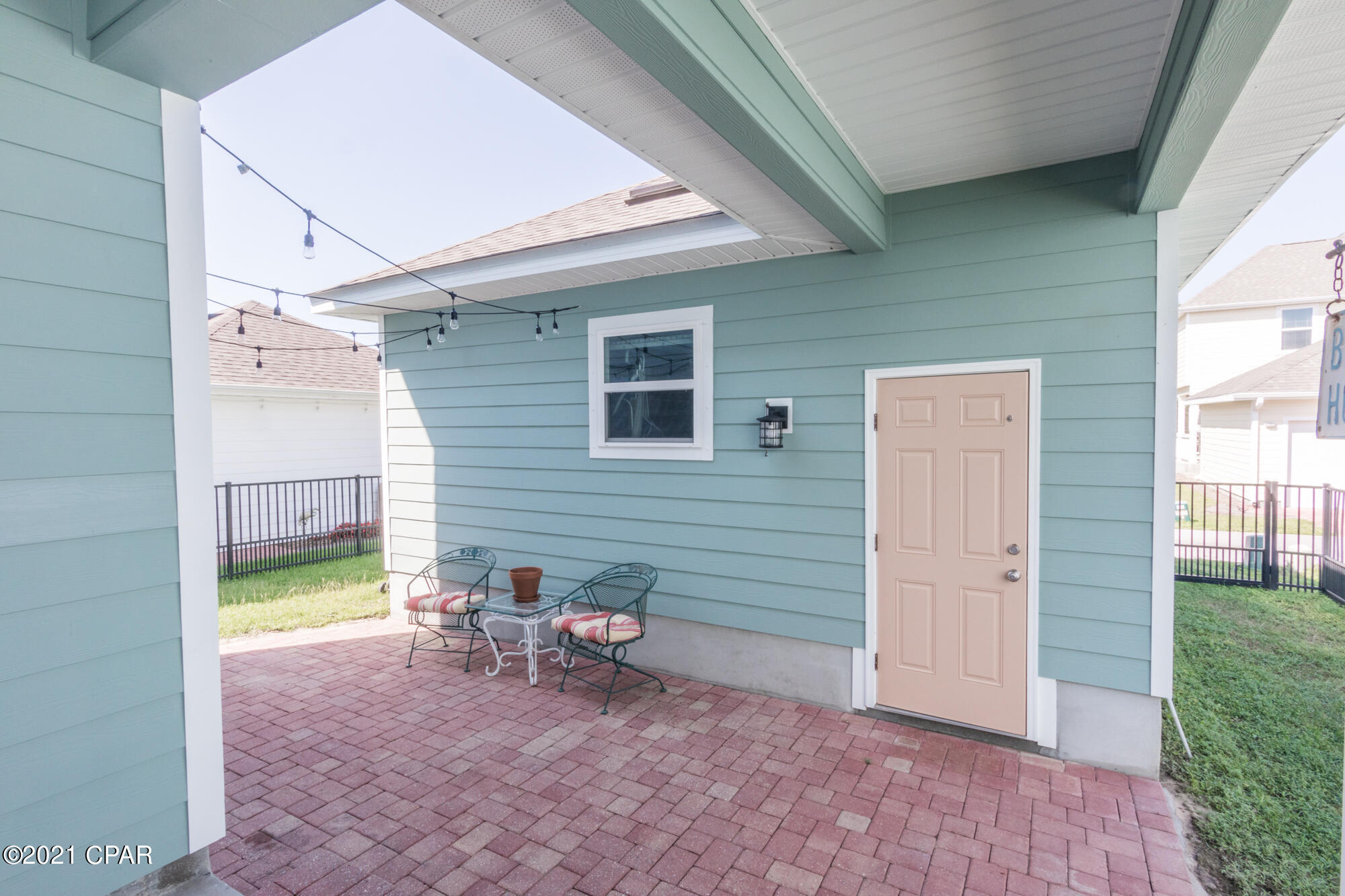 Magnolia Bay Club - Residential