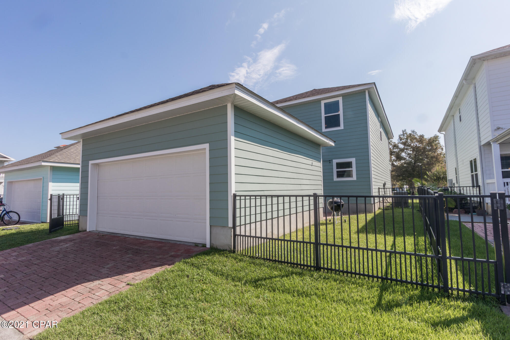 Magnolia Bay Club - Residential