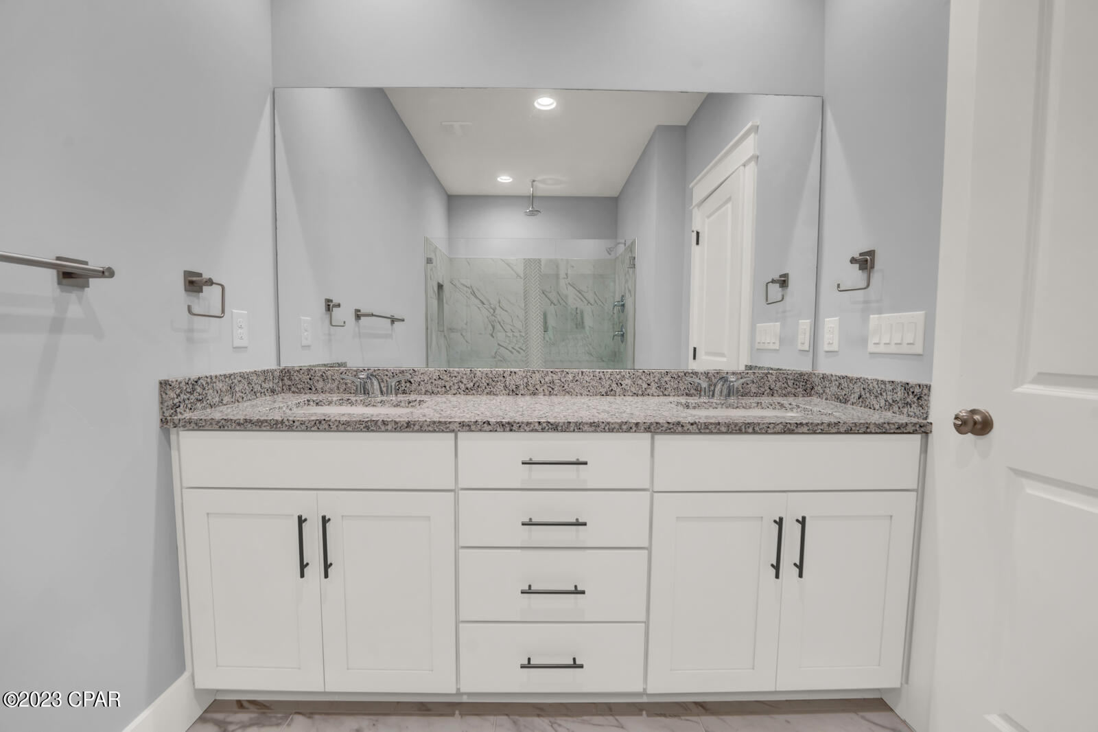 Lagoon Manor - Residential Lease