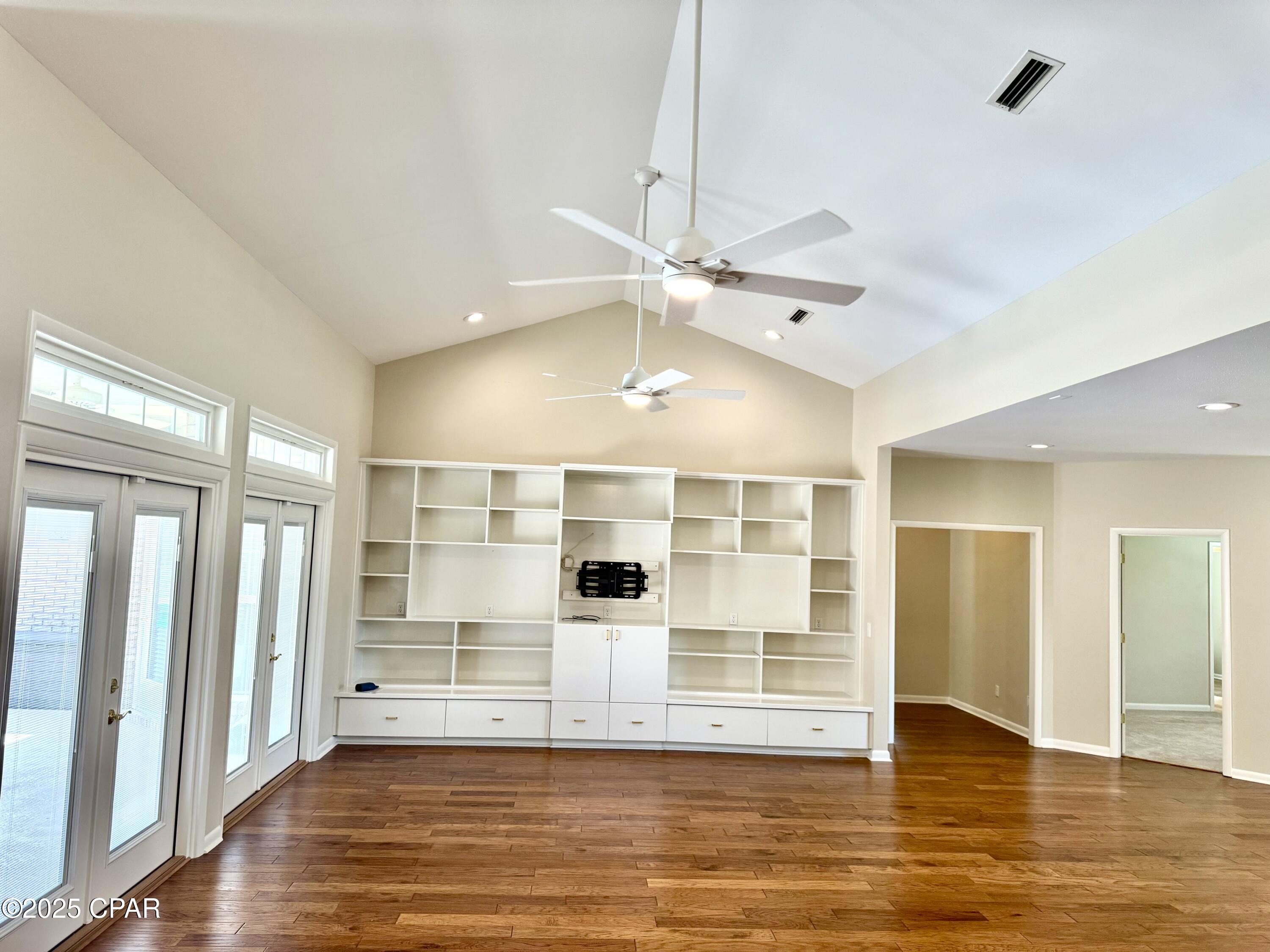 North Oaks - Residential