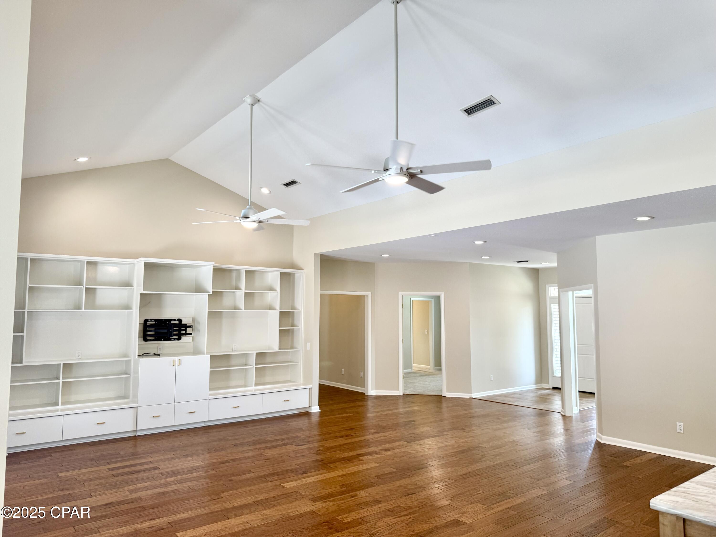 North Oaks - Residential