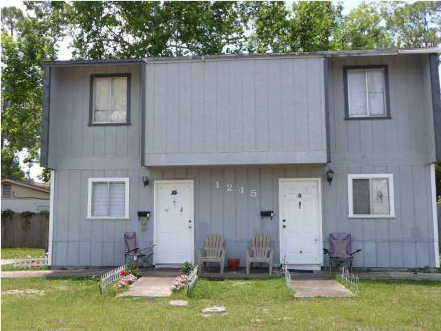 Freshly painted 2 Bedroom 1.5 Bath 2 story townhome is centrally located, close to downtown Panama City. Dishwasher, refrigerator, stove/oven. All electric. Central Heat and Air. W/D Hookup.