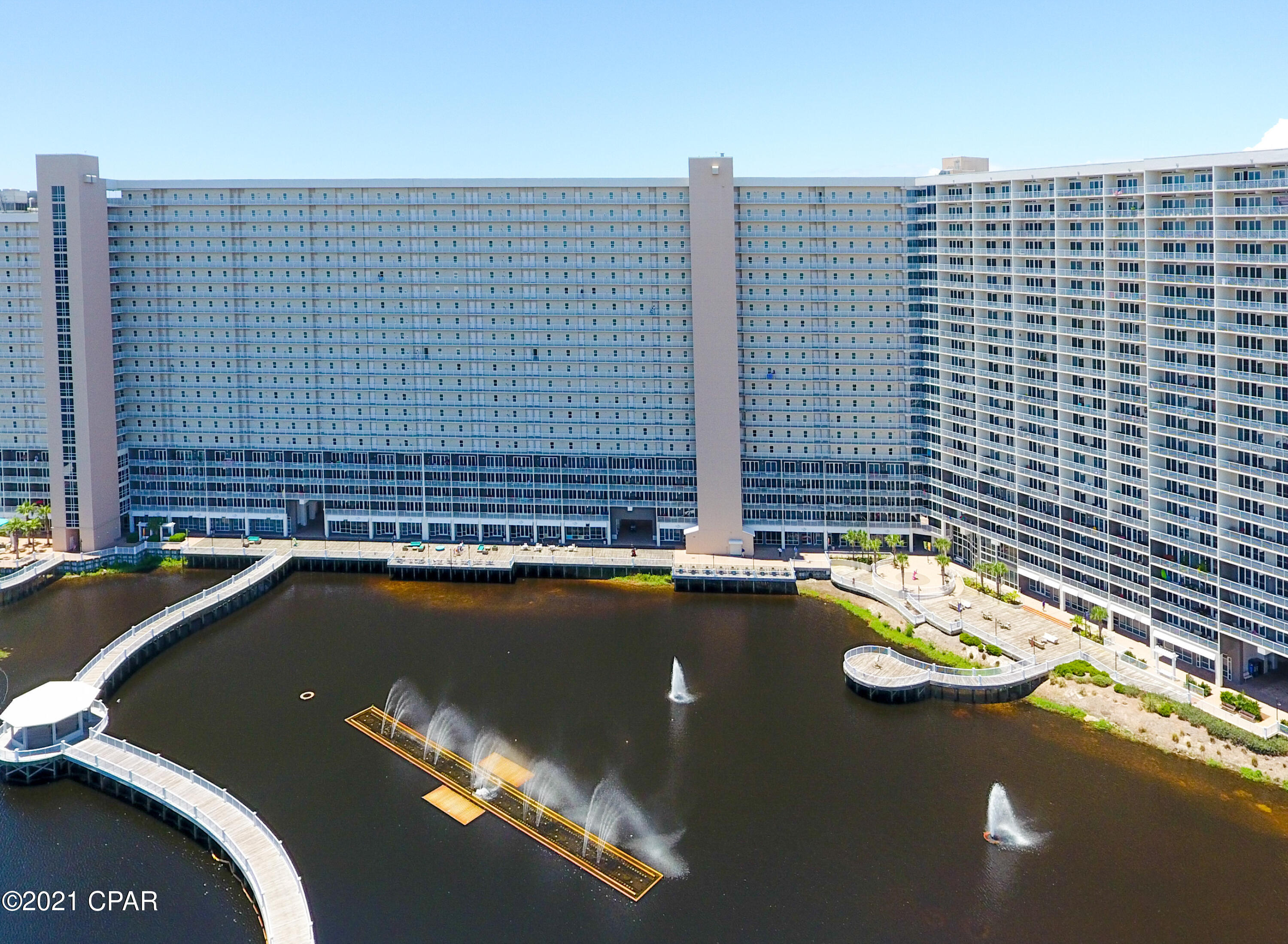 Laketown Wharf - Commercial Sale