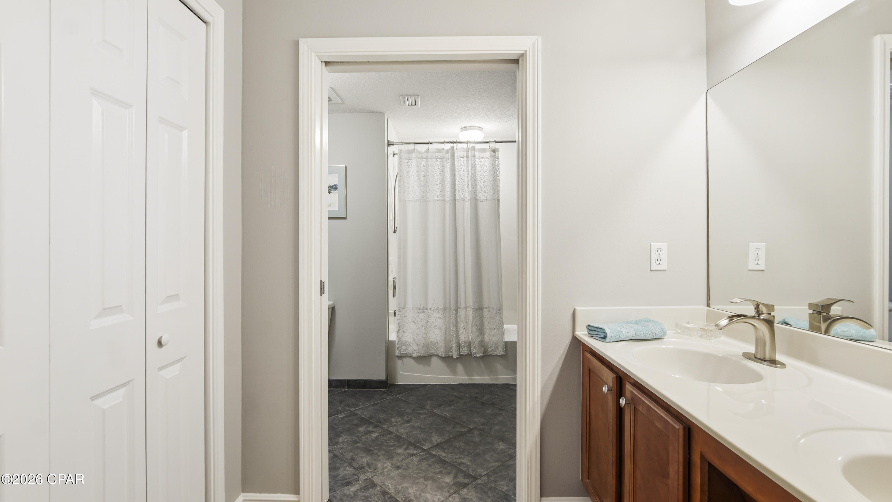 Magnolia Bay Club - Residential Lease