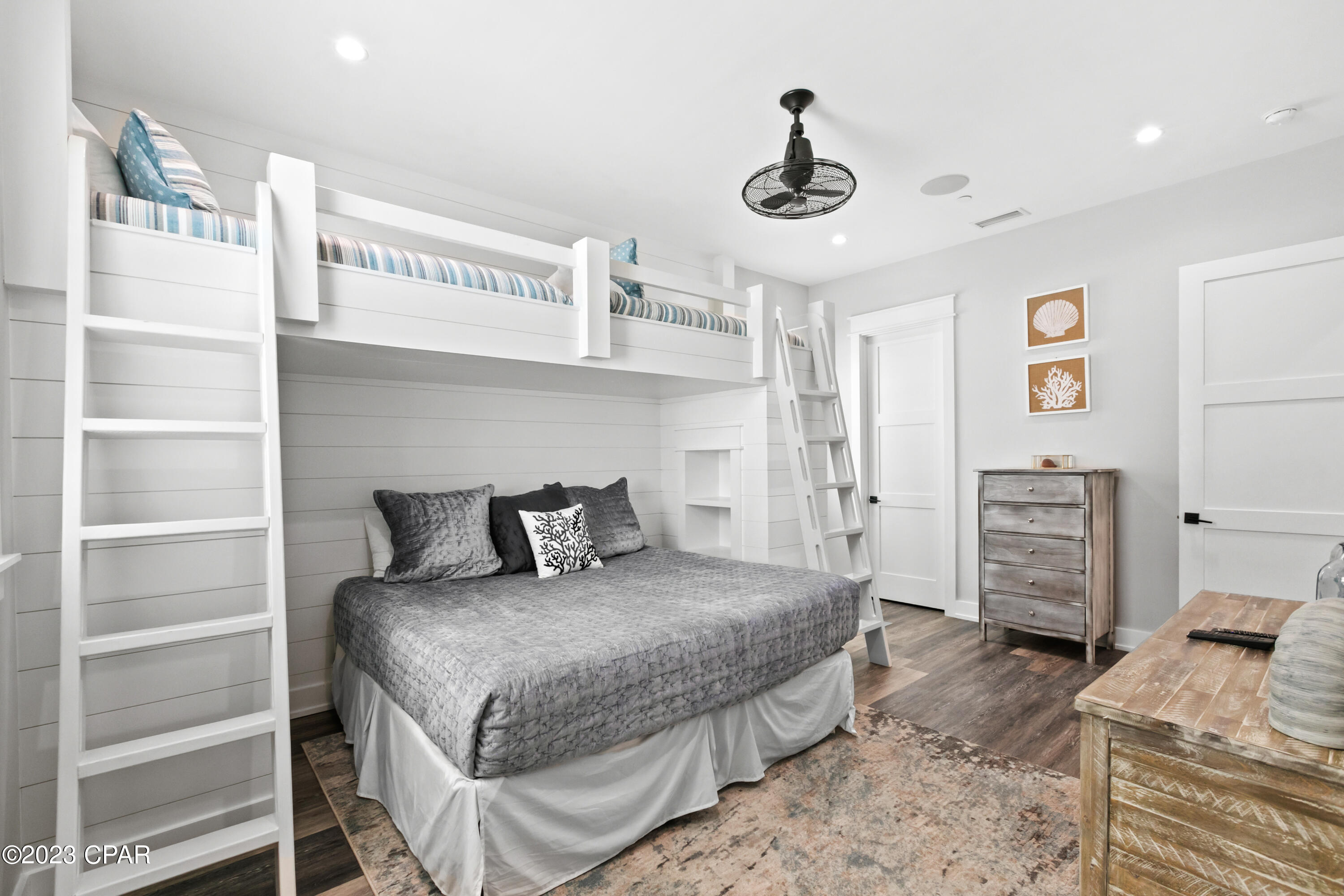 Bid-A-Wee Beach 1st Add - Residential