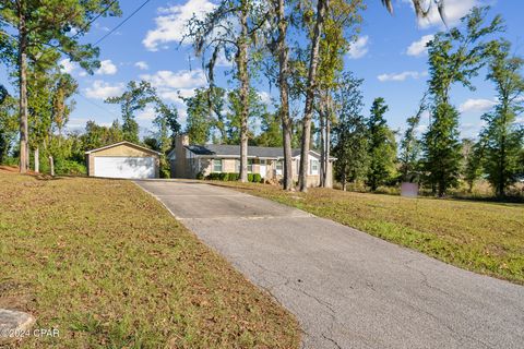 A home in Marianna