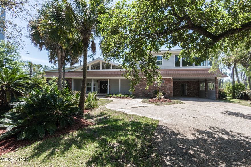 'CURRENTLY UNDER CONTRACT, SELLER WILL CONSIDER BACKUP OFFERS'

'Expansive updated and gorgeous. Over 2.5 Acres with privacy and

endless possibilities for families and gatherings. Open floor plan, a wood burning fireplace, with beautiful stonework, an extraordinary kitchen for meals and entertaining with all new appliances. an upstairs in-law suite or apartment, with full bath, refrigerator, sink, and more. The master suite has a stunning multi person shower with additional body sprays to bask in luxury. generous parking for all your guests, a huge fenced in back yard, and dining and entertainment close by. 22 ft. ceilings in the great room with a projector screen, and