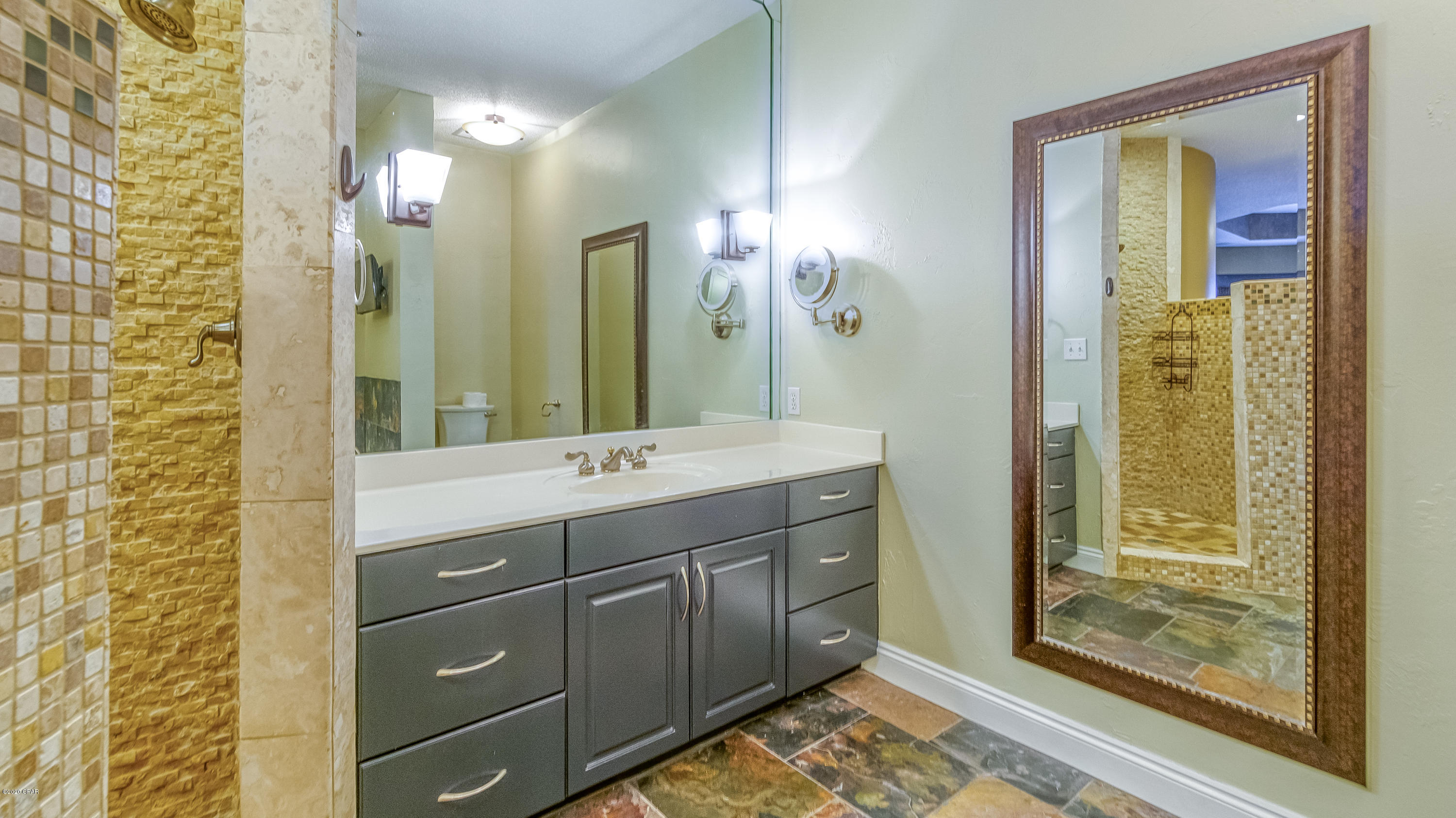 Marina Bay Condo - Residential