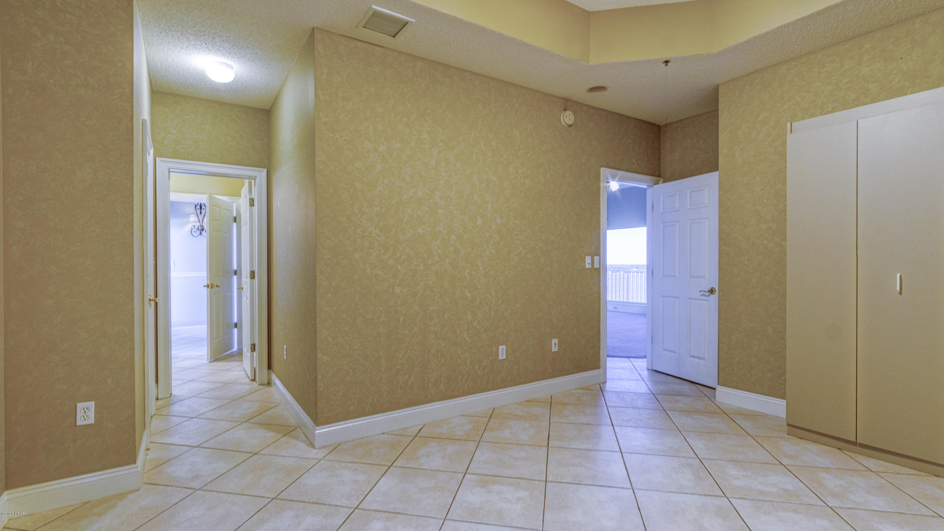 Marina Bay Condo - Residential