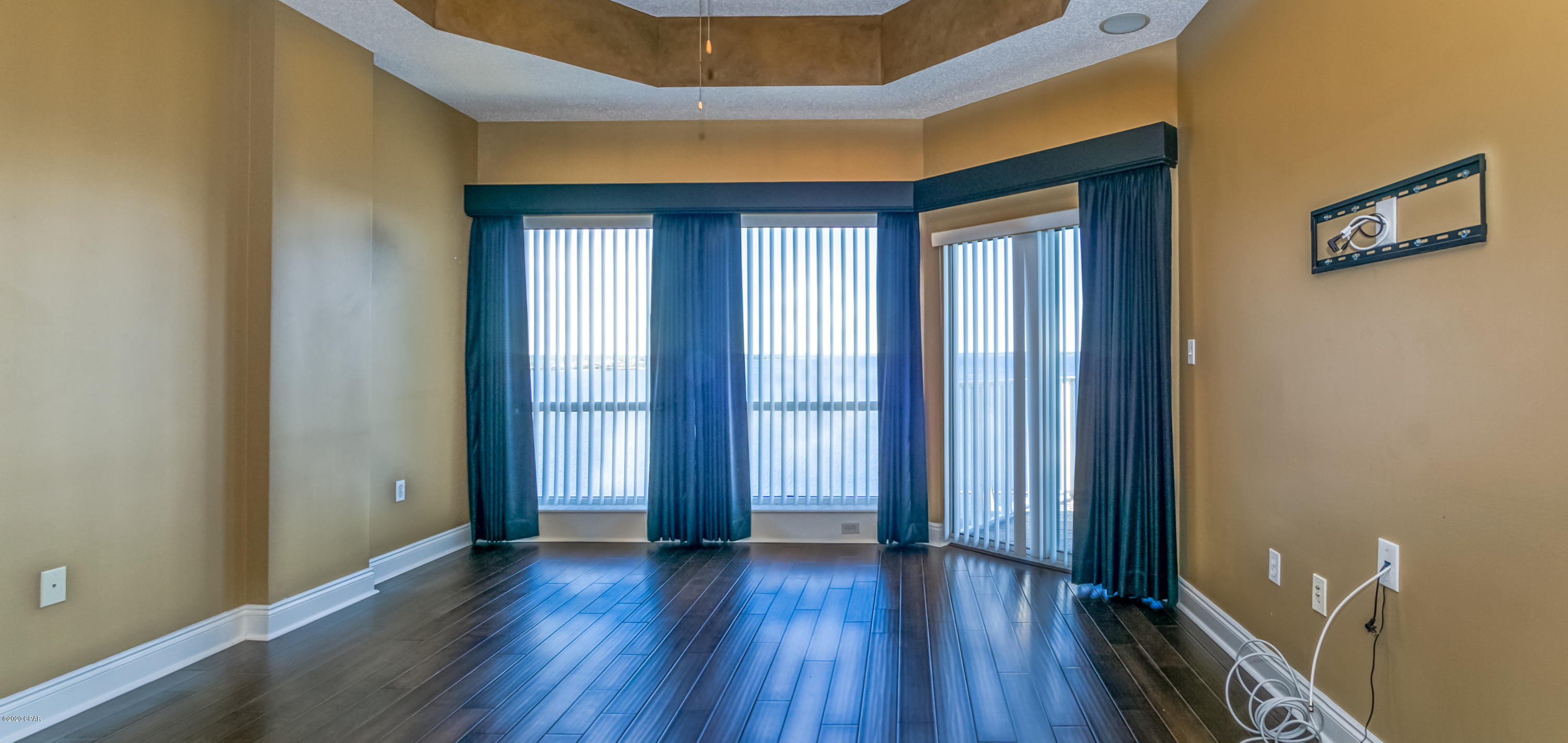 Marina Bay Condo - Residential