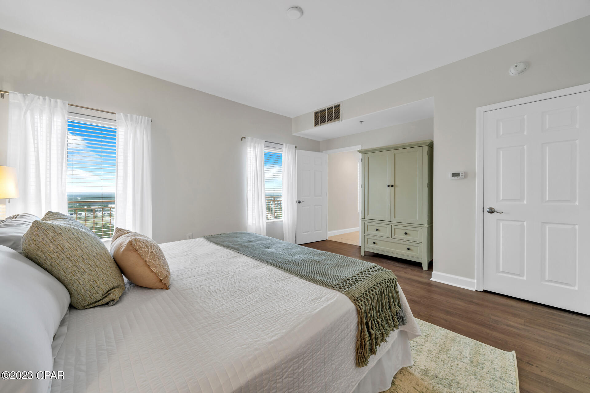 Splash Condo - Residential