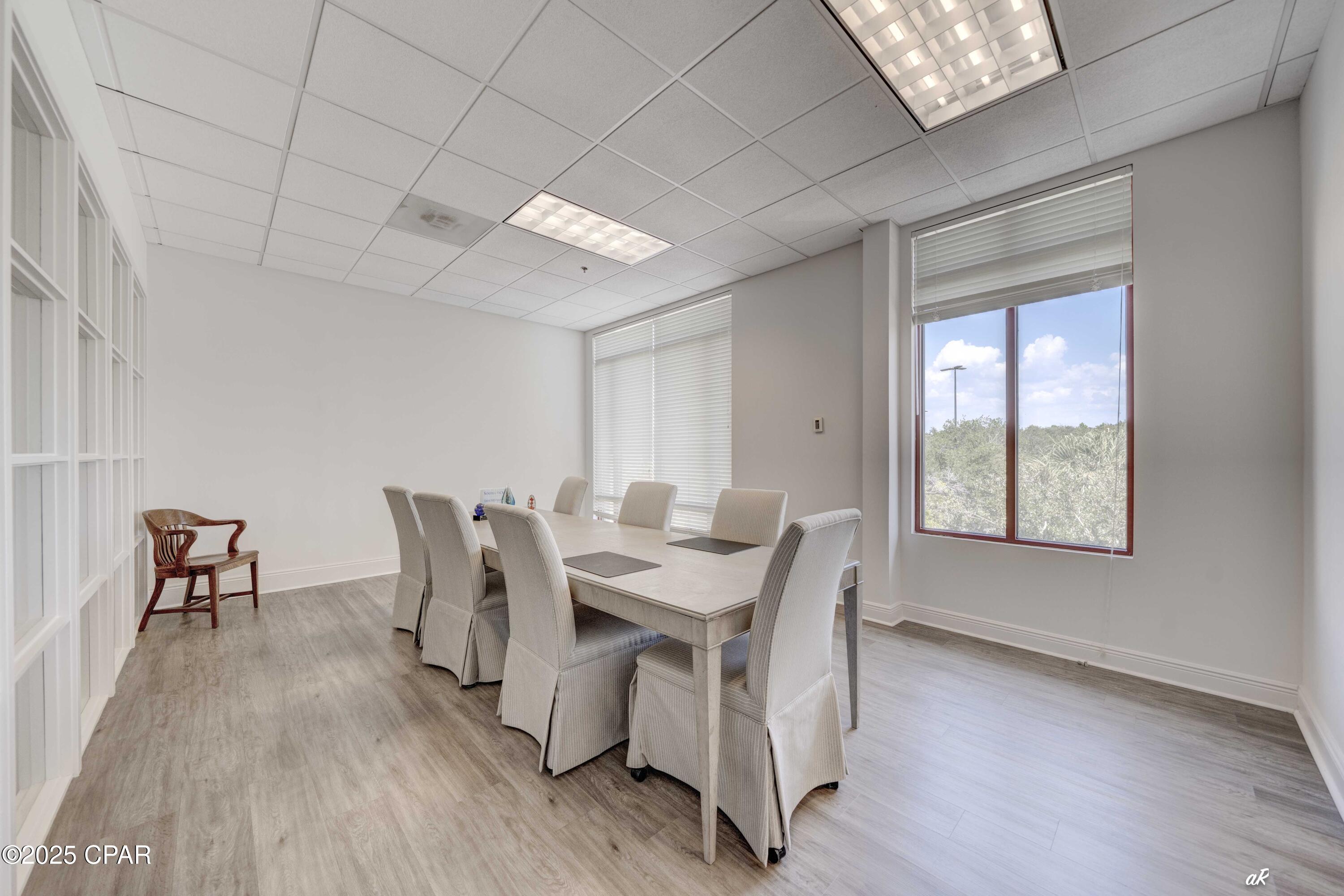 E Destin No Og 98 - Commercial Lease