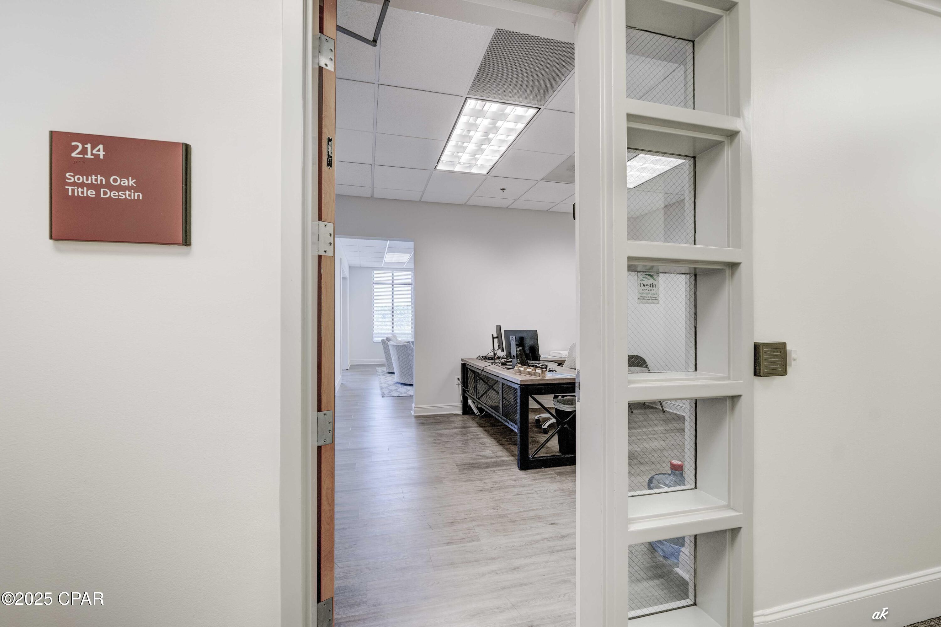 E Destin No Og 98 - Commercial Lease