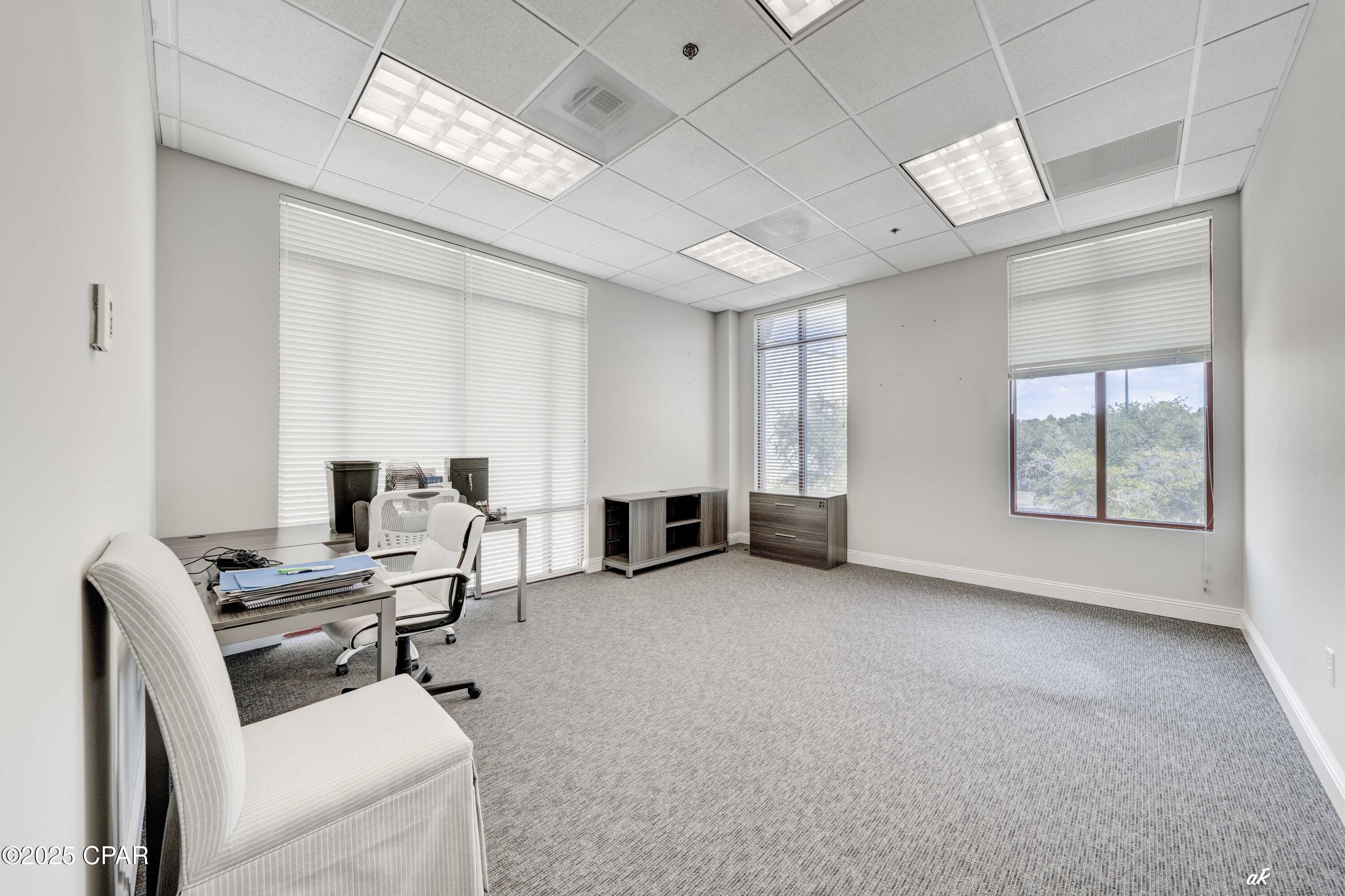 E Destin No Og 98 - Commercial Lease