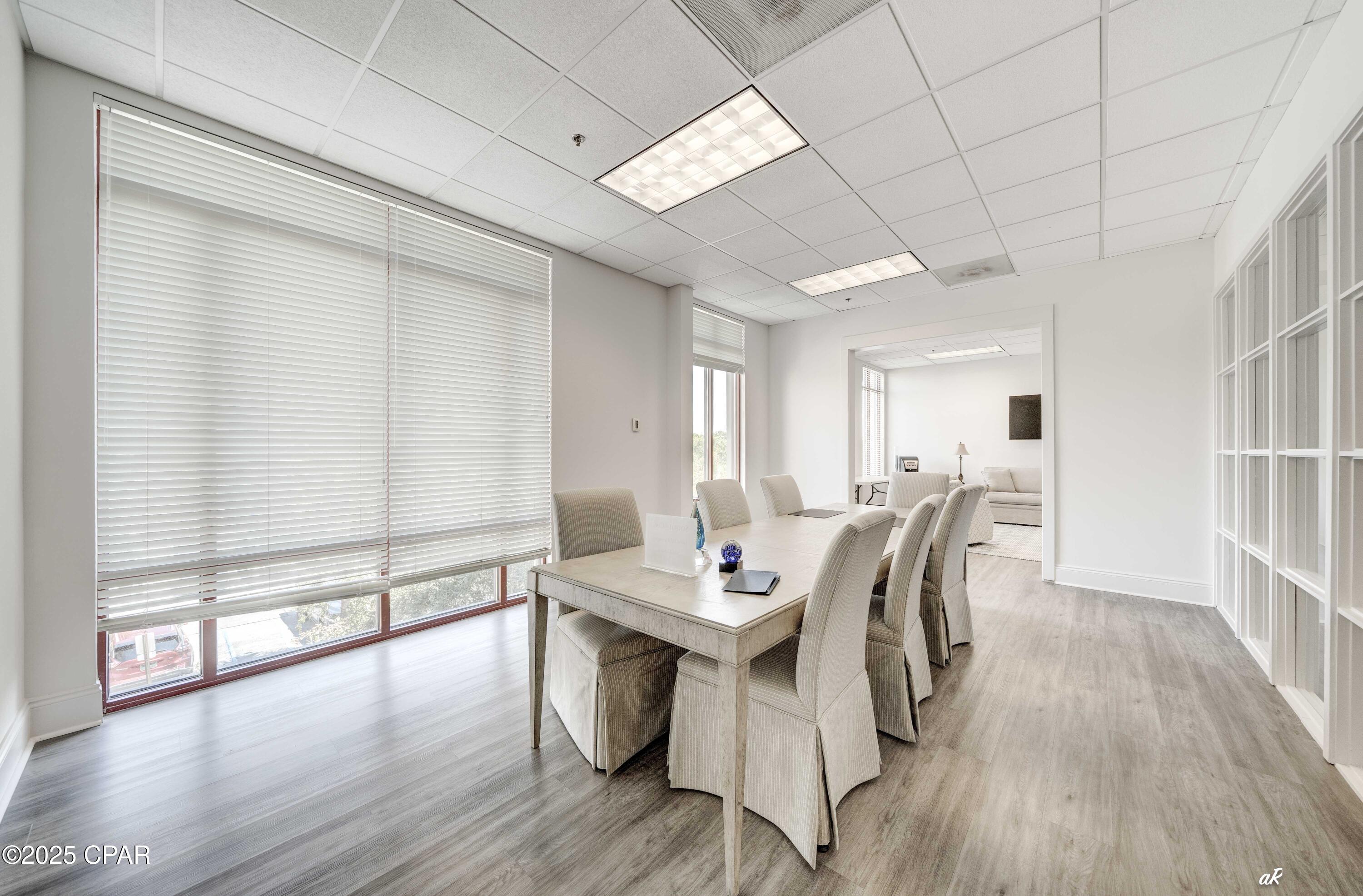 E Destin No Og 98 - Commercial Lease