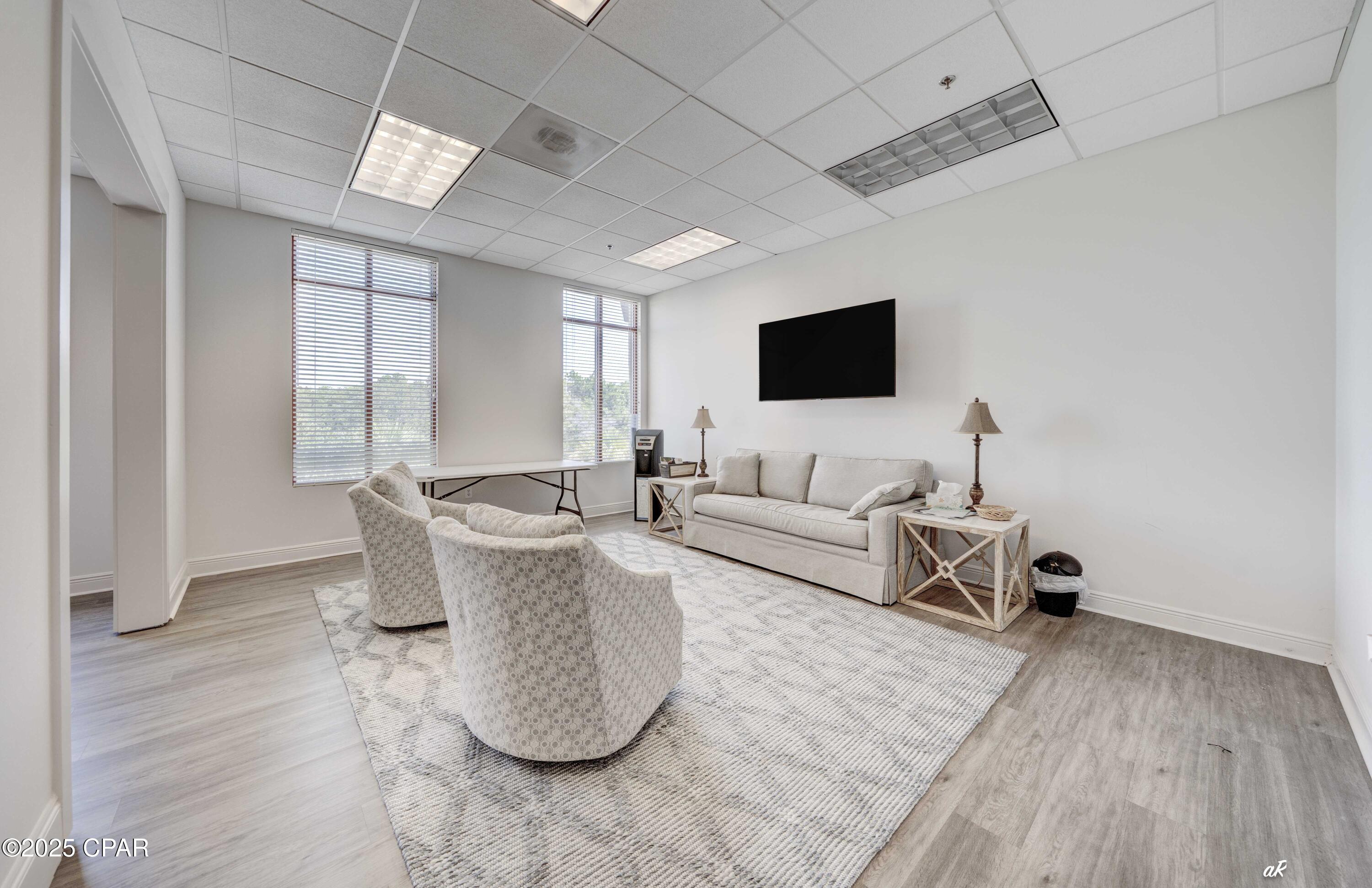 E Destin No Og 98 - Commercial Lease