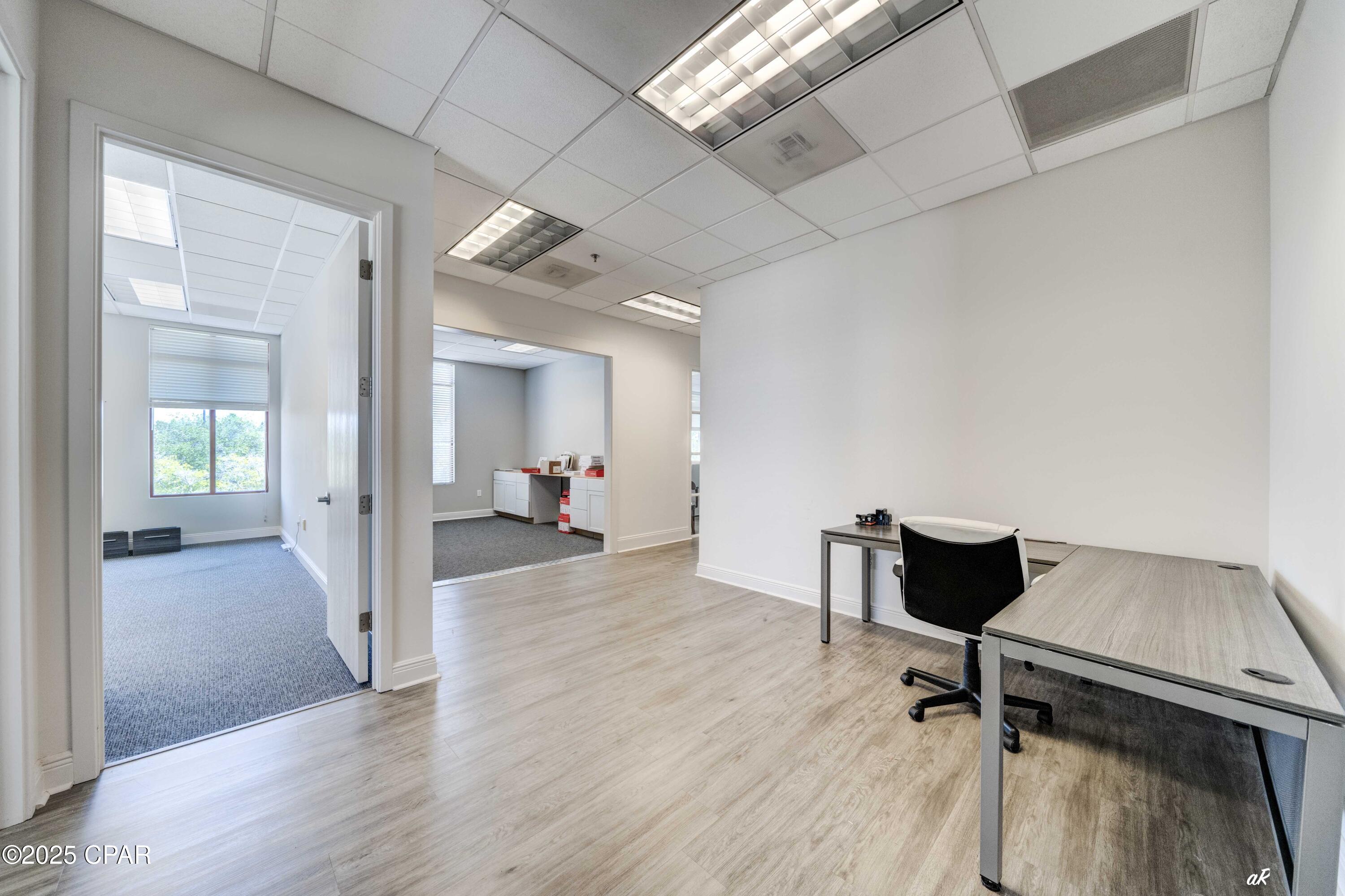 E Destin No Og 98 - Commercial Lease