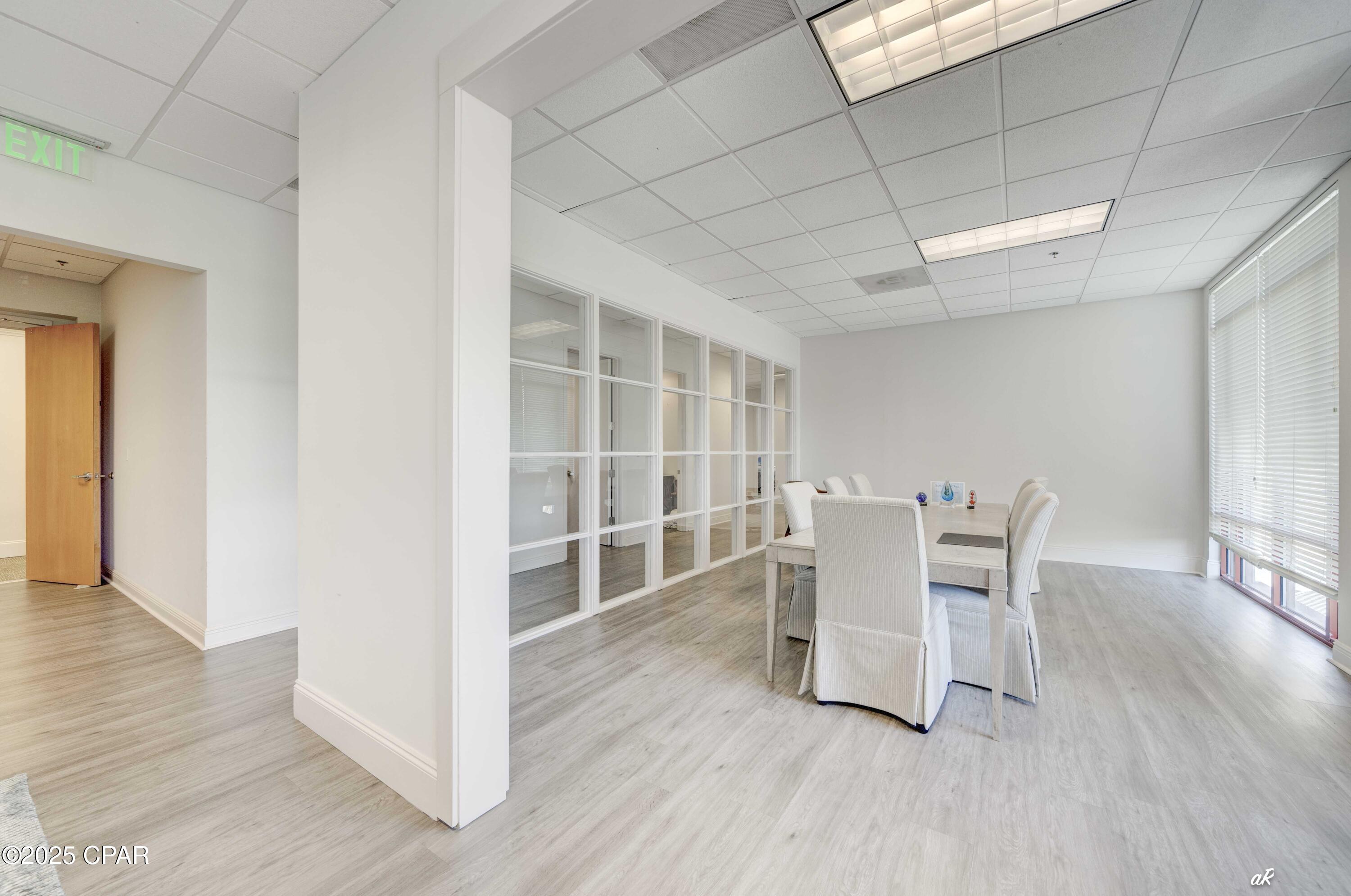 E Destin No Og 98 - Commercial Lease