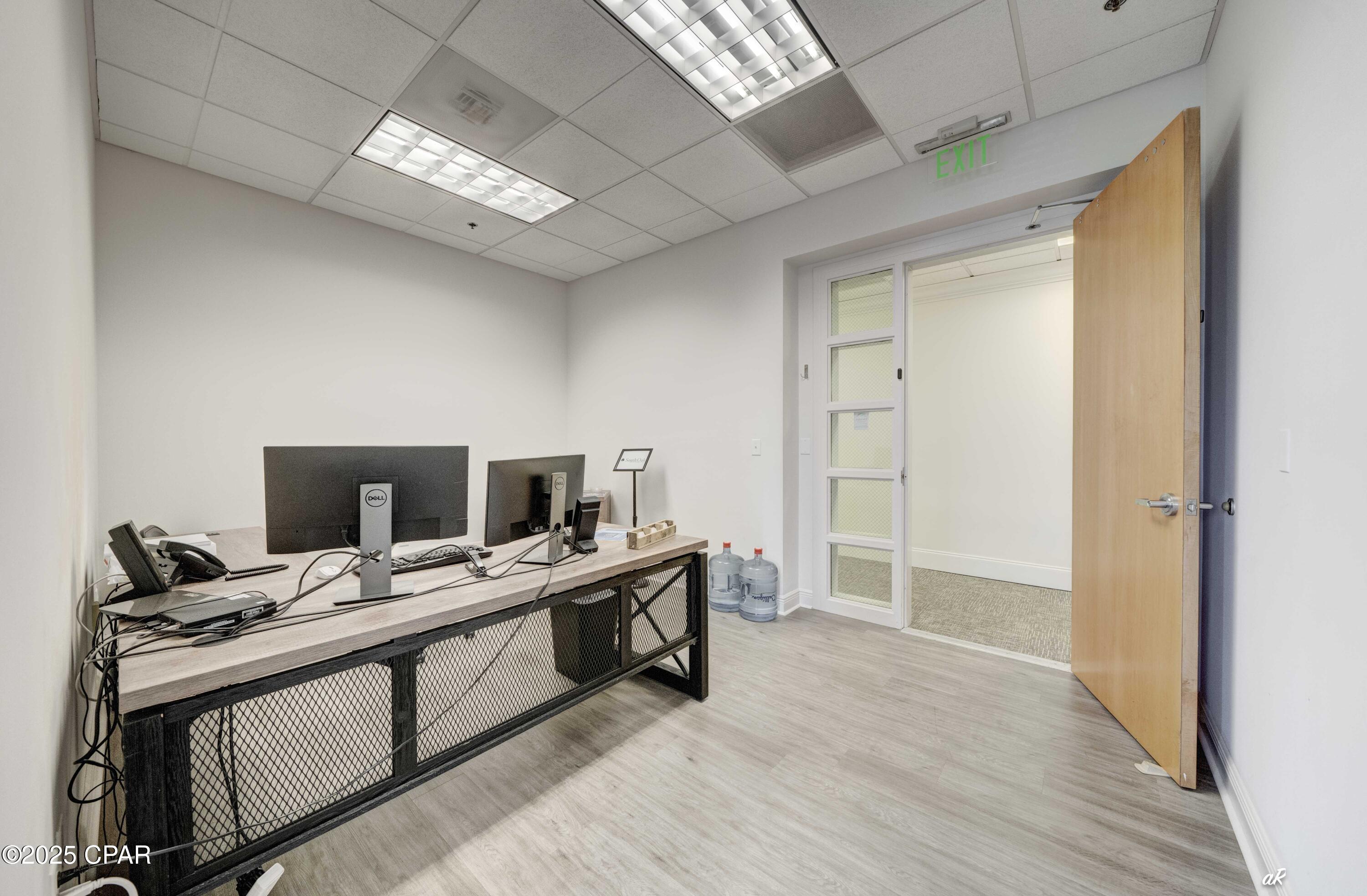 E Destin No Og 98 - Commercial Lease