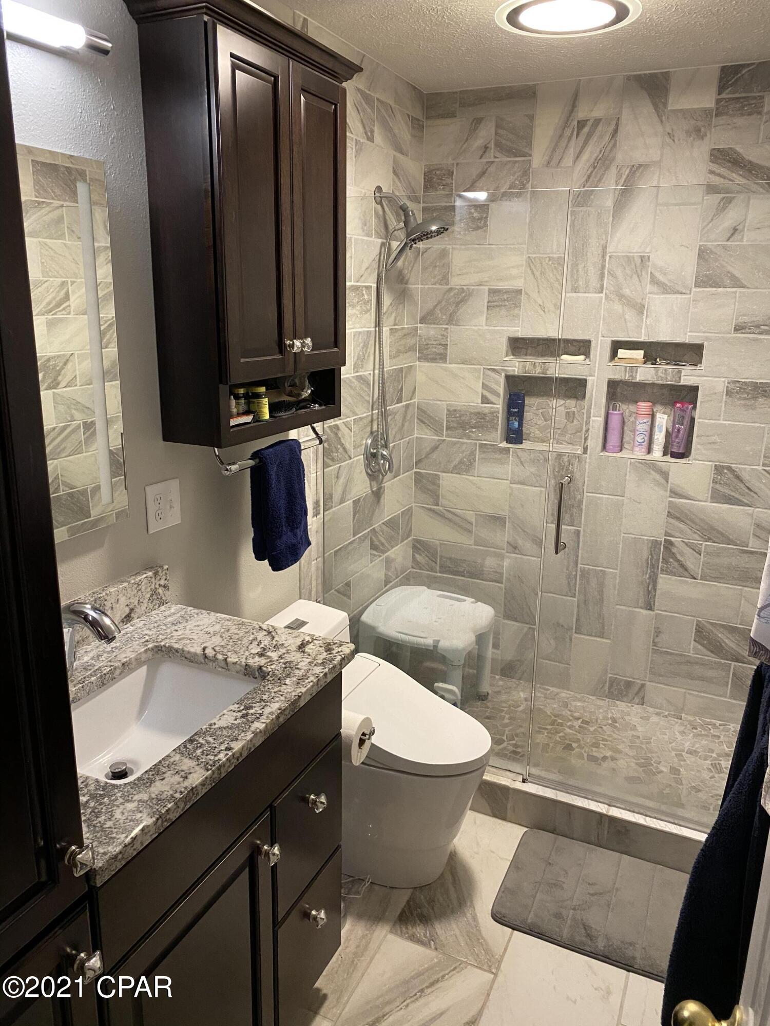 Laguna Beach Estates 7th Add - Residential