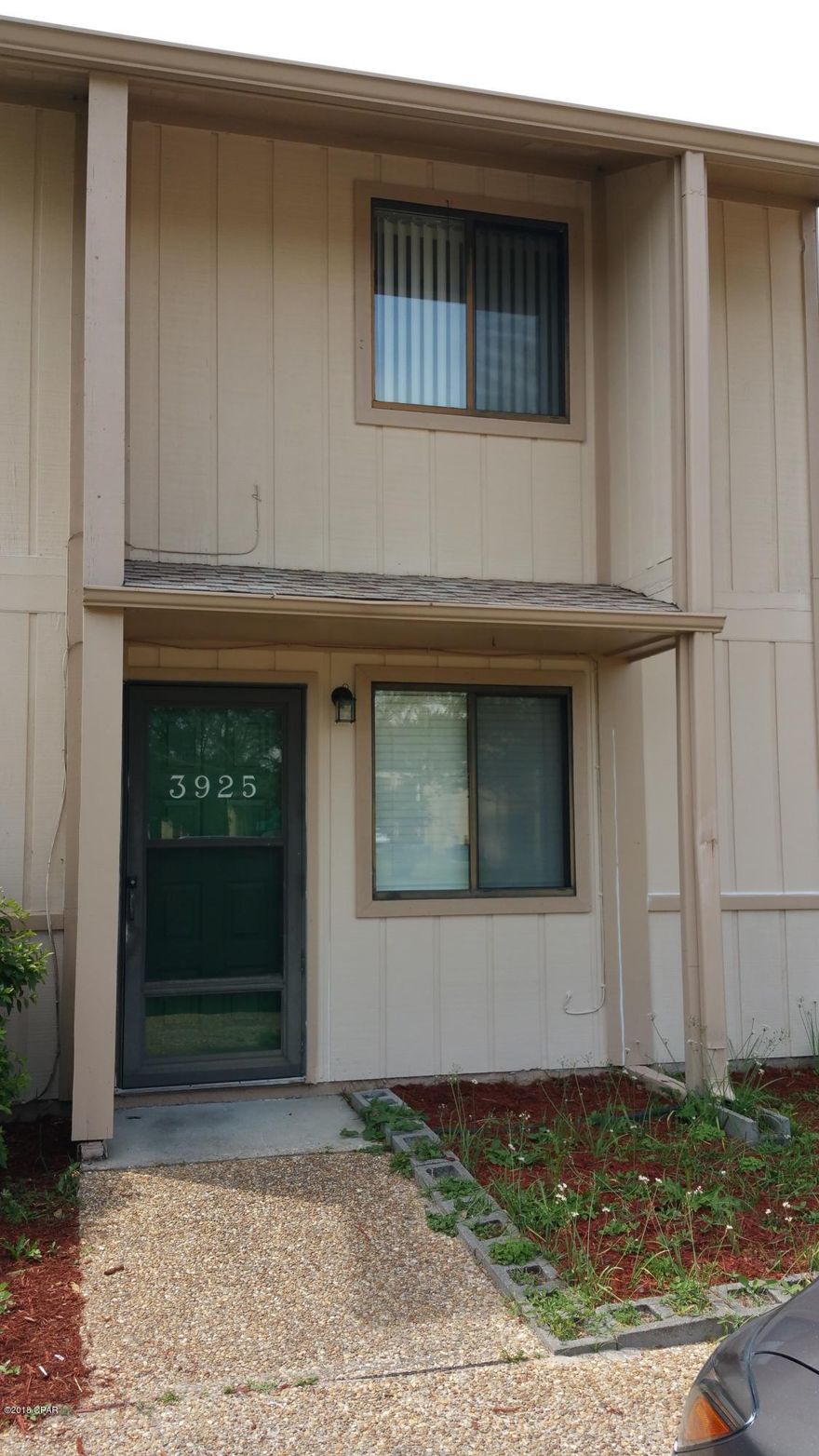 2 bedroom 1.5 bath 2 Story Townhome, W/D hookups, privacy fenced backyard, balcony off the master bedroom.  Bedrooms are on the 2nd floor.  All Electric.  Owner has updated the bathroom countertops, sinks and flooring.

NO PETS!

13 month LEASE!