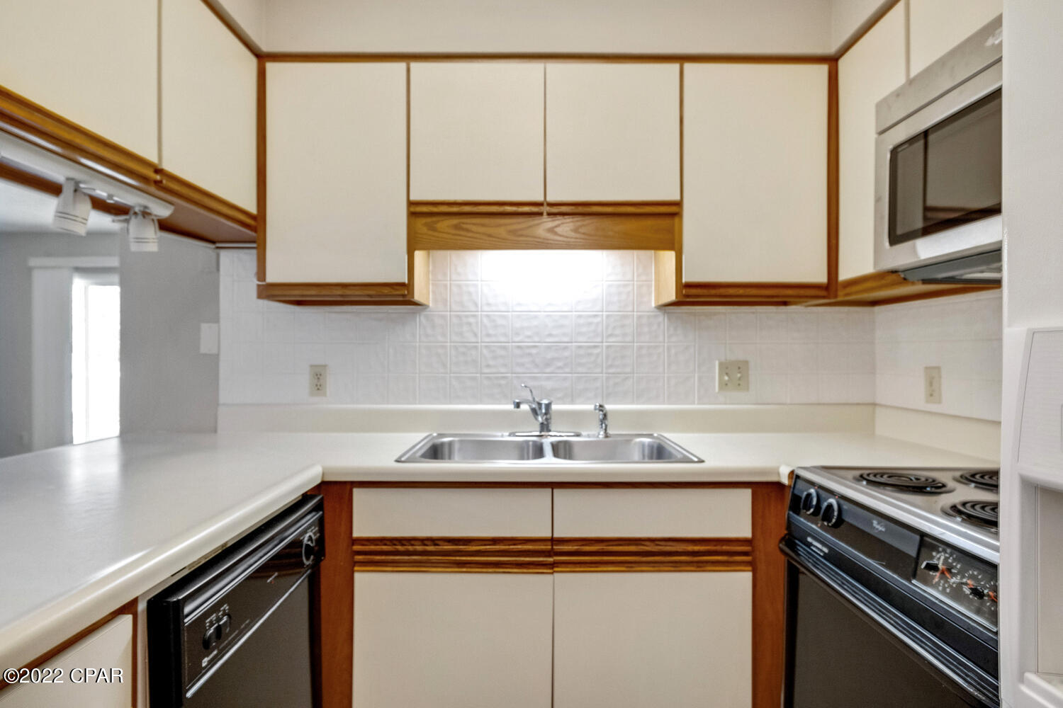 Shade Tree Condo Ph II - Residential