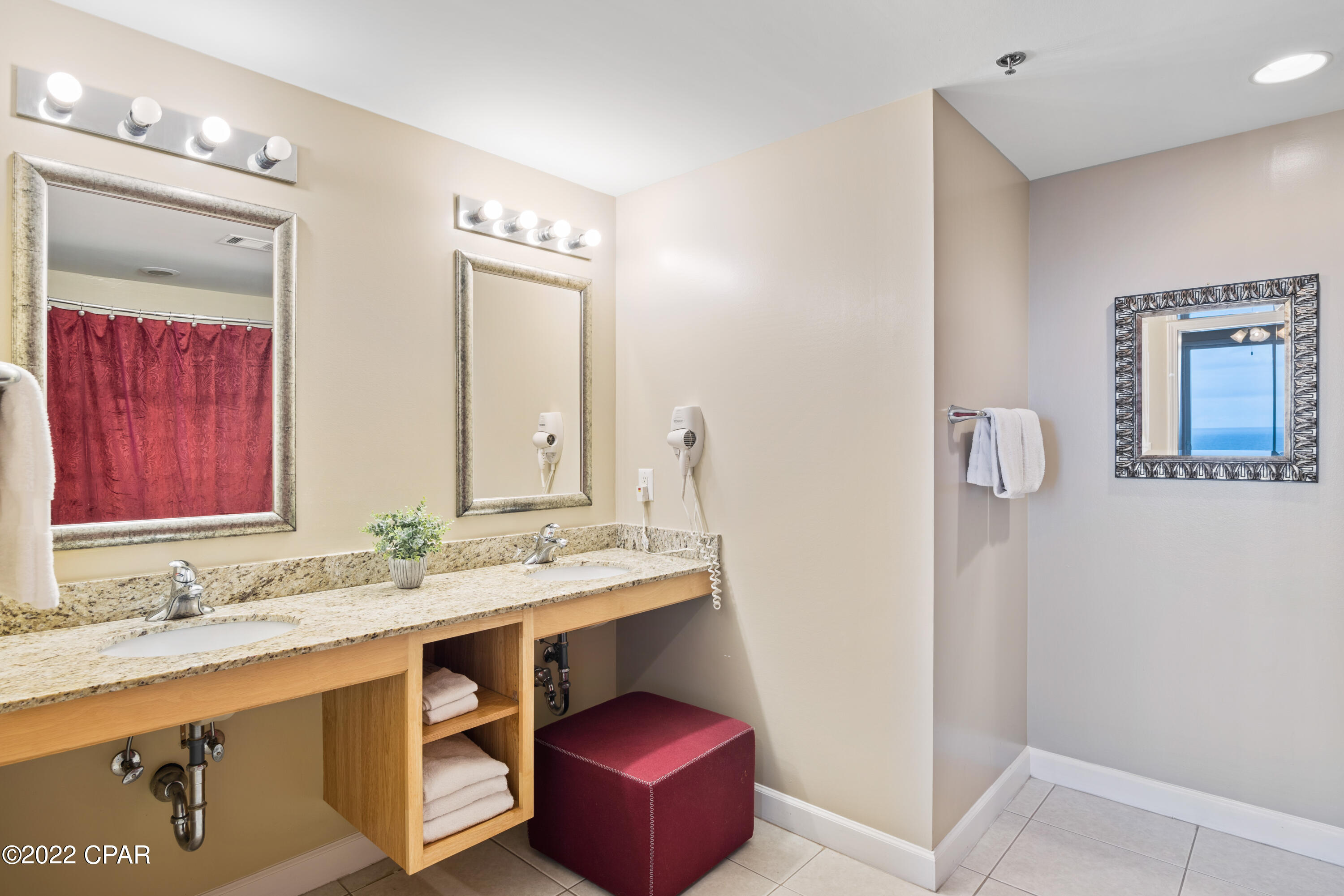 Splash Condo - Residential