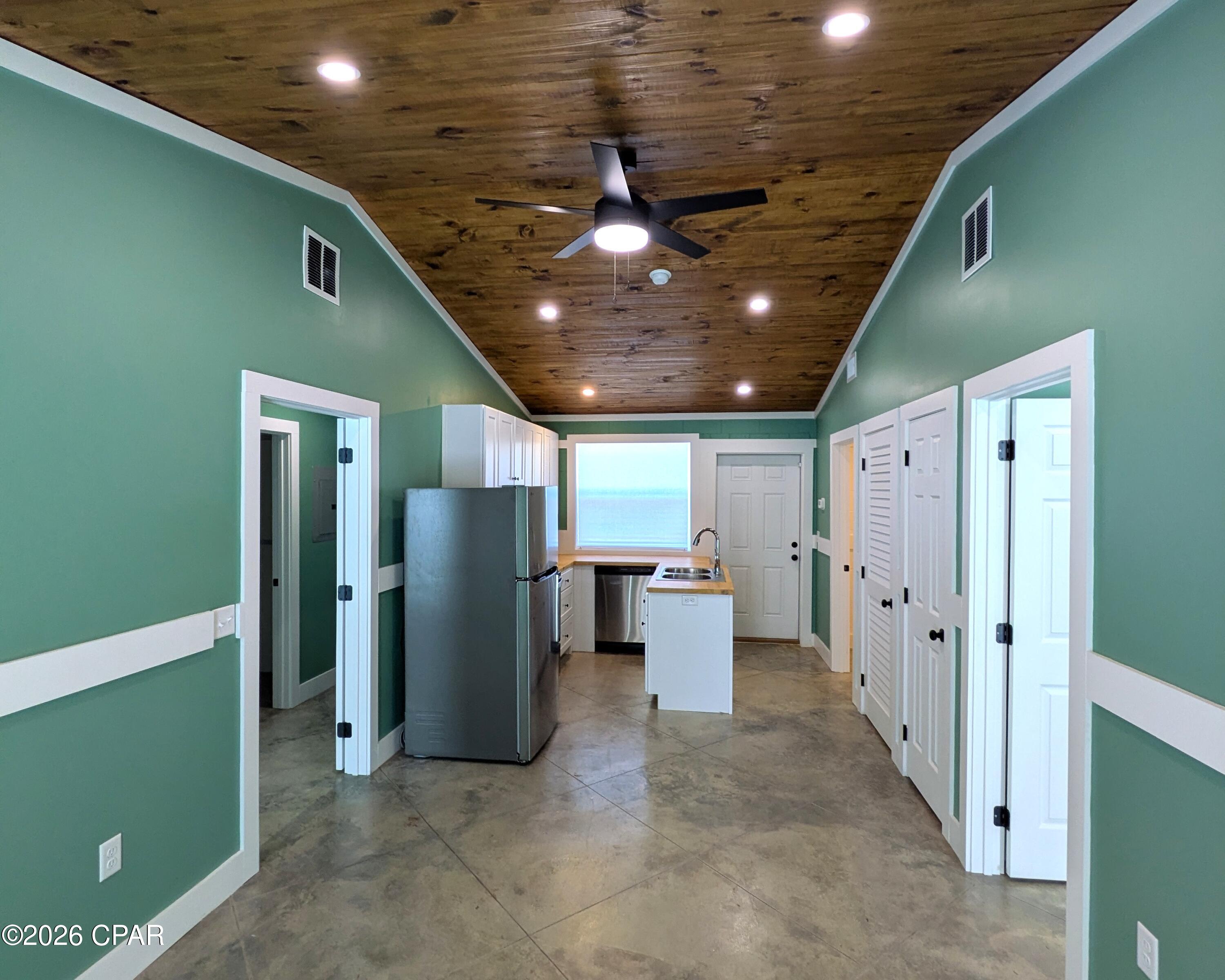 South Caravana Manor - Residential