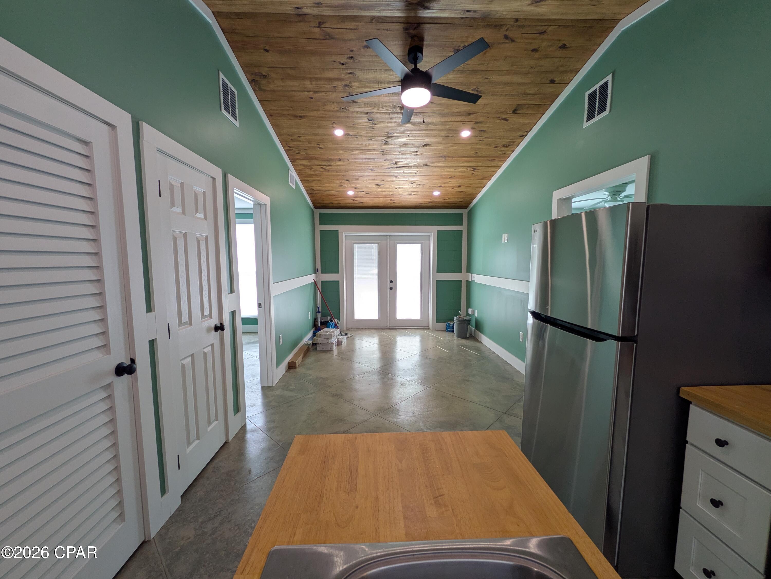 South Caravana Manor - Residential