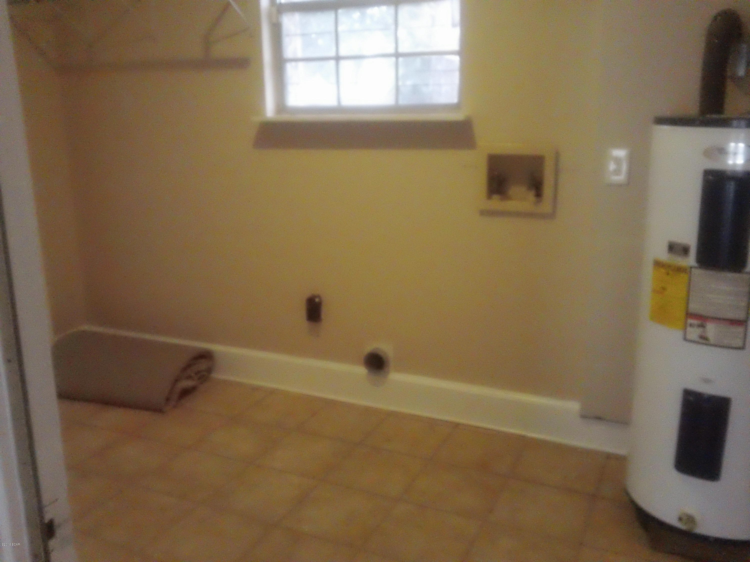 Lannie Rowe Lake Estates U-8 - Residential Lease