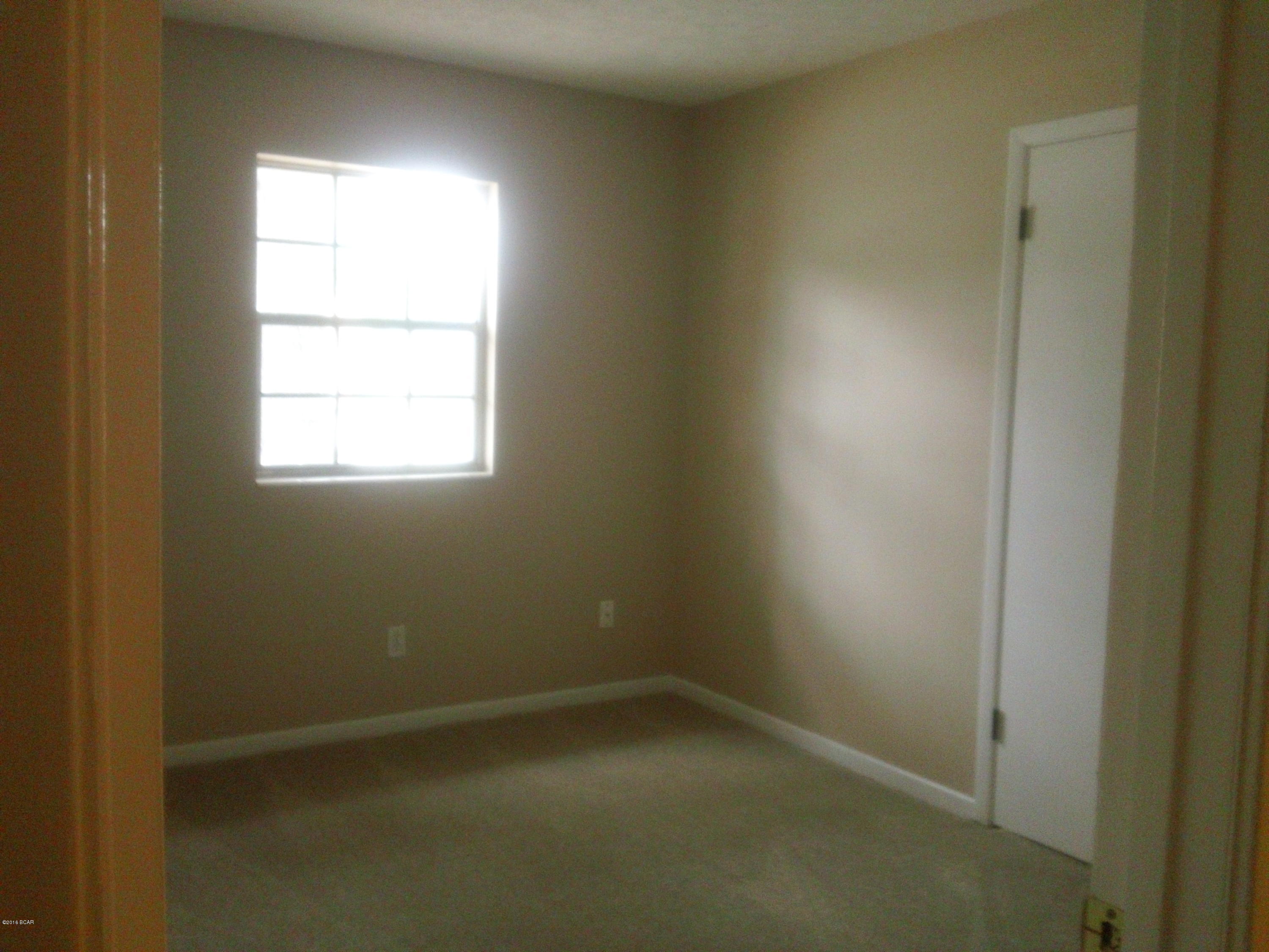 Lannie Rowe Lake Estates U-8 - Residential Lease