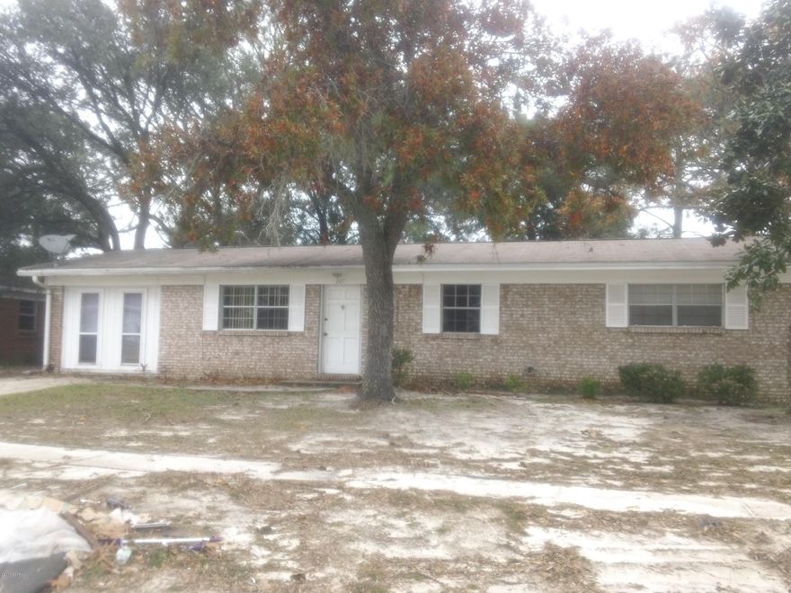3 bedroom 2 bathroom home close to Tyndall AFB. All property sizes and ages are approximate, please measure and/or verify if important. 

School assignments are subject to change, please check with Bay County for most accurate information.

Deposit is the same as the rent.

NO CATS ALLOWED