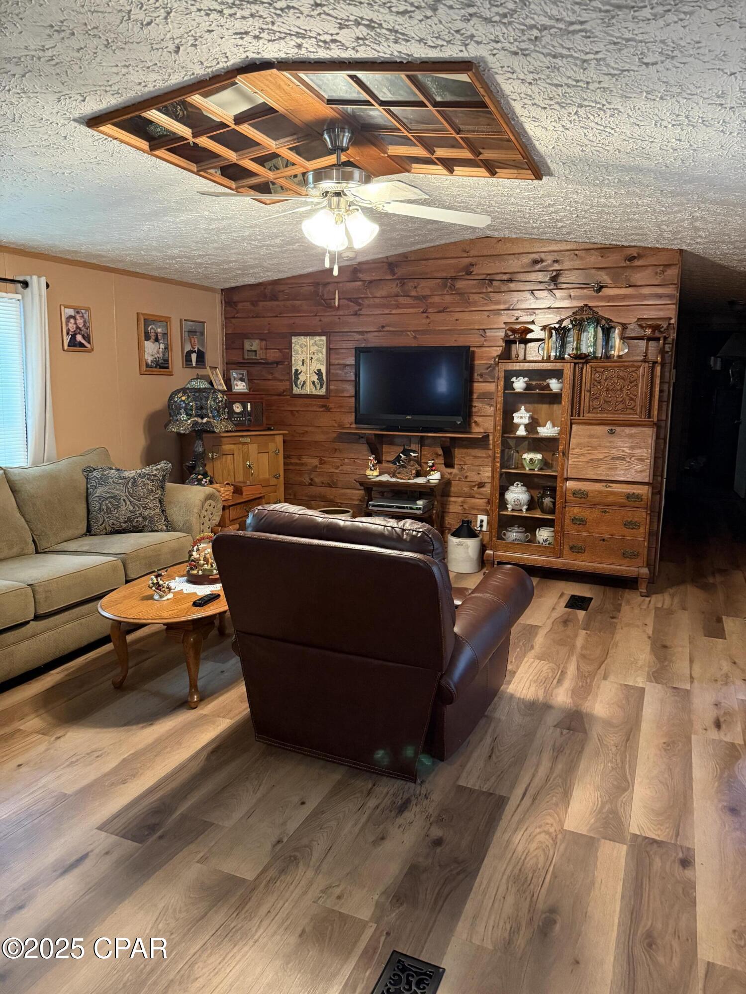 Tung Grove Ests 1st Sec - Residential