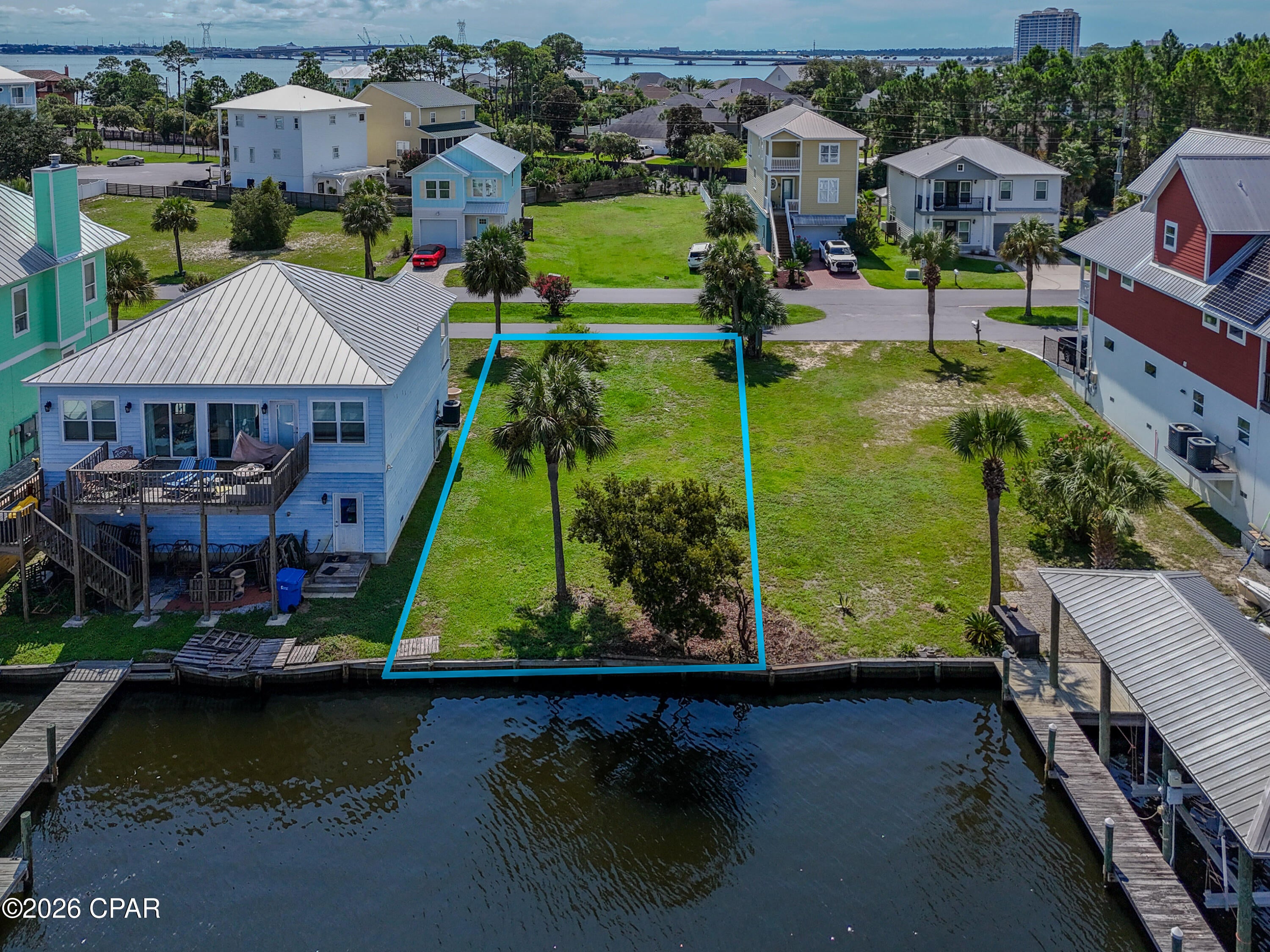 913 Lighthouse Lagoon Court