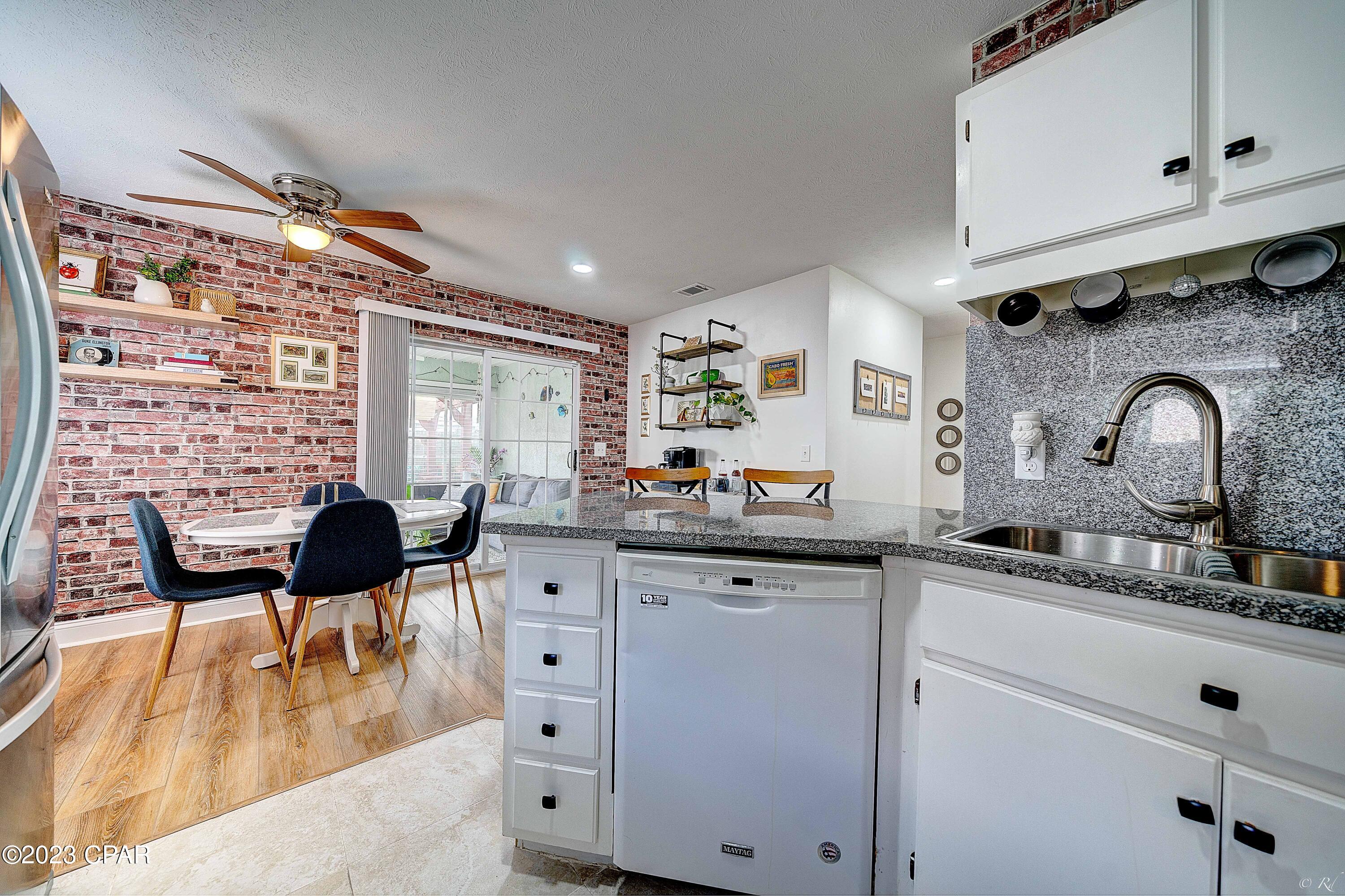 Pine Tree Place Unit 1 - Residential