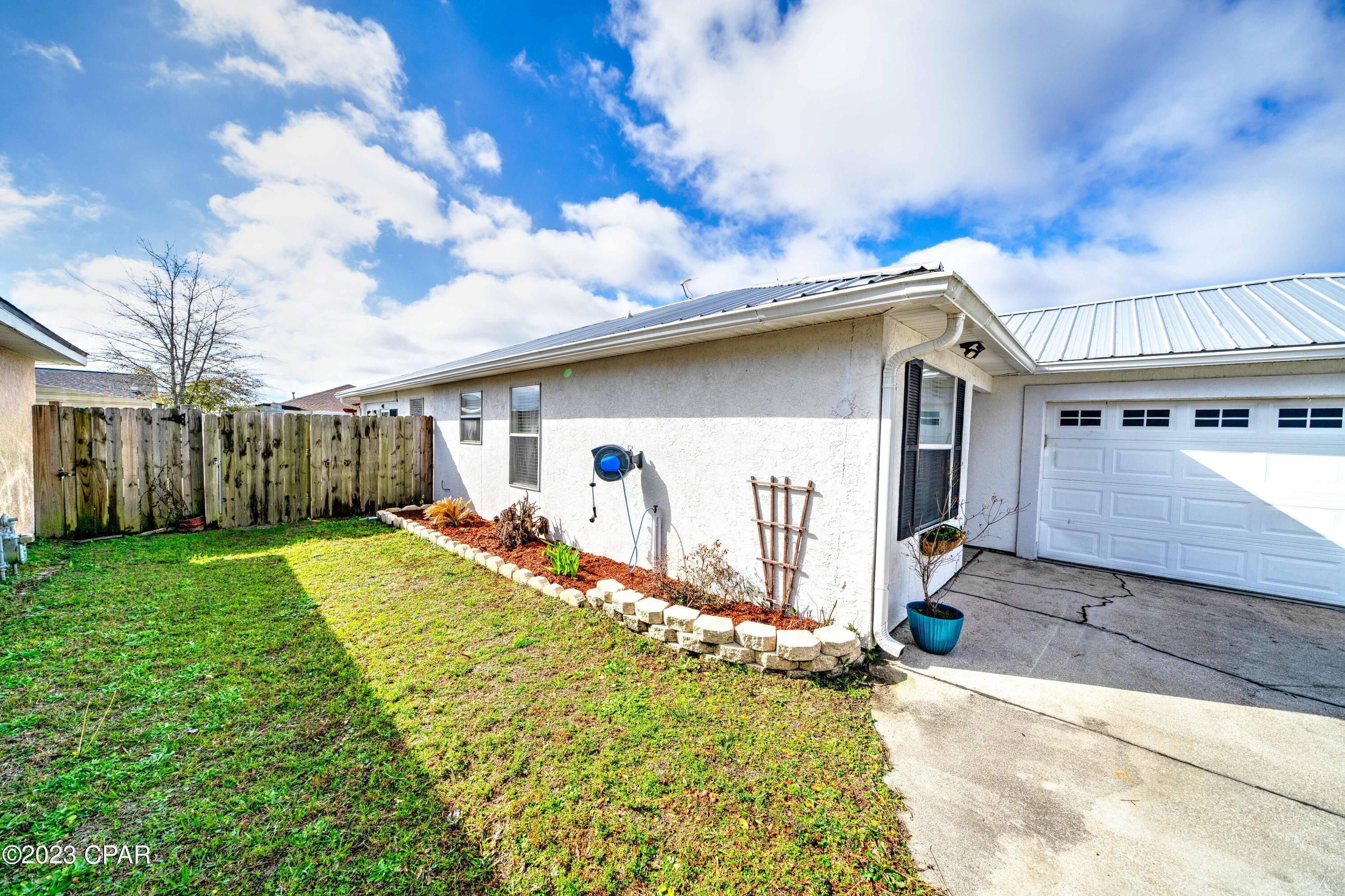 Pine Tree Place Unit 1 - Residential