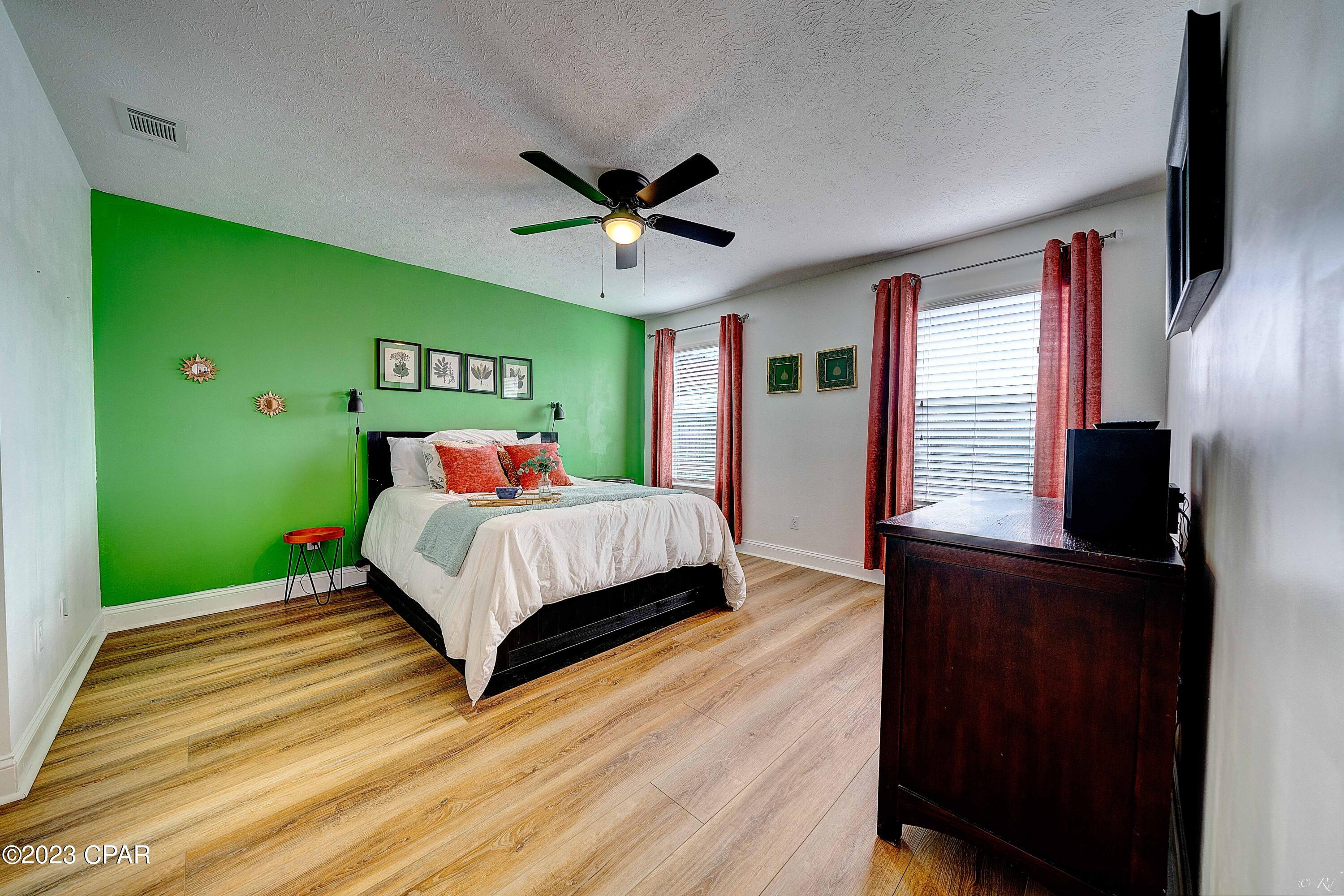 Pine Tree Place Unit 1 - Residential