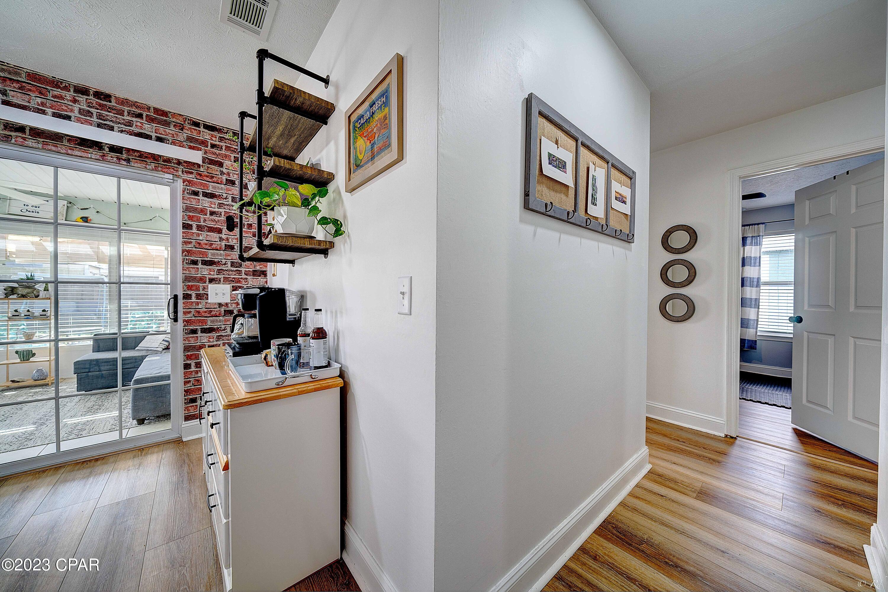 Pine Tree Place Unit 1 - Residential