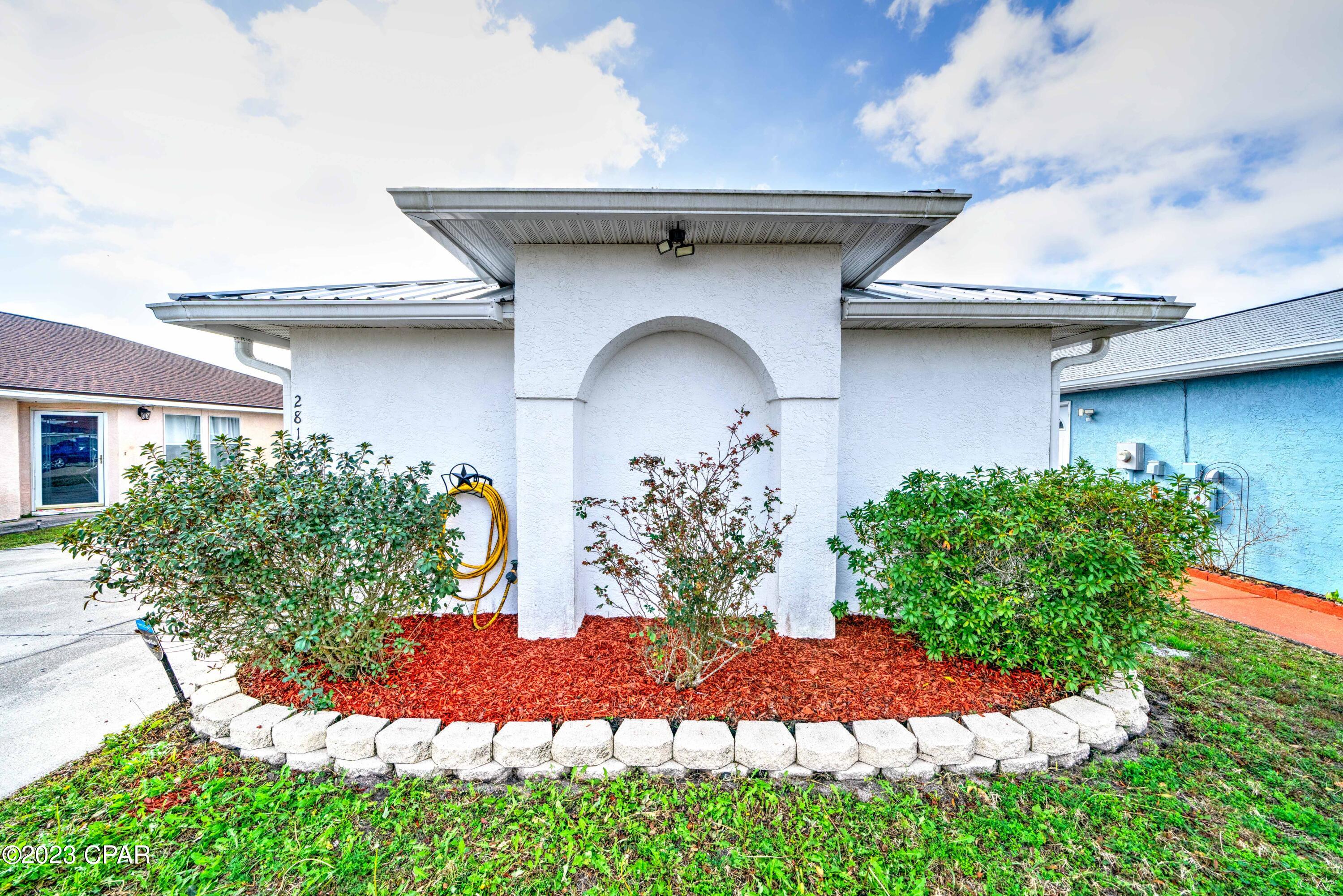 Pine Tree Place Unit 1 - Residential