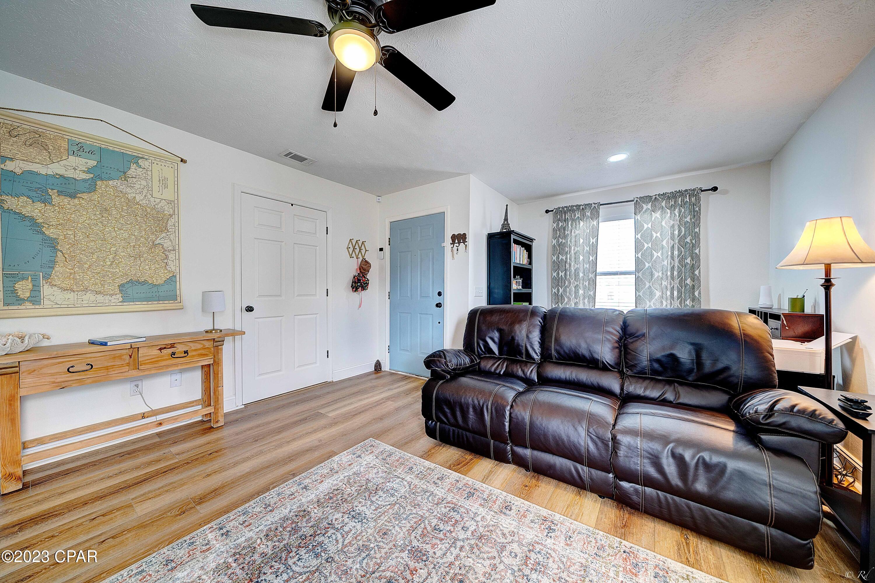 Pine Tree Place Unit 1 - Residential