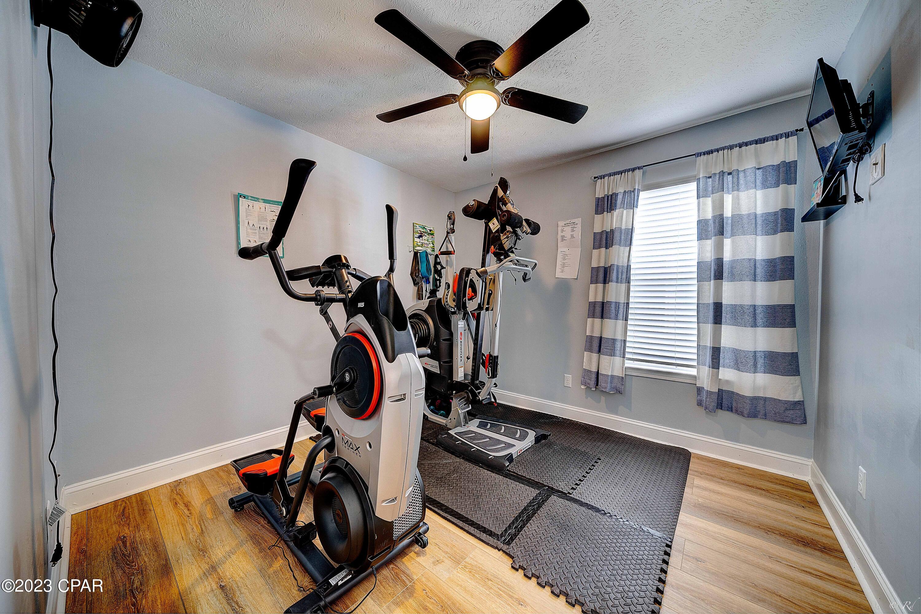 Pine Tree Place Unit 1 - Residential