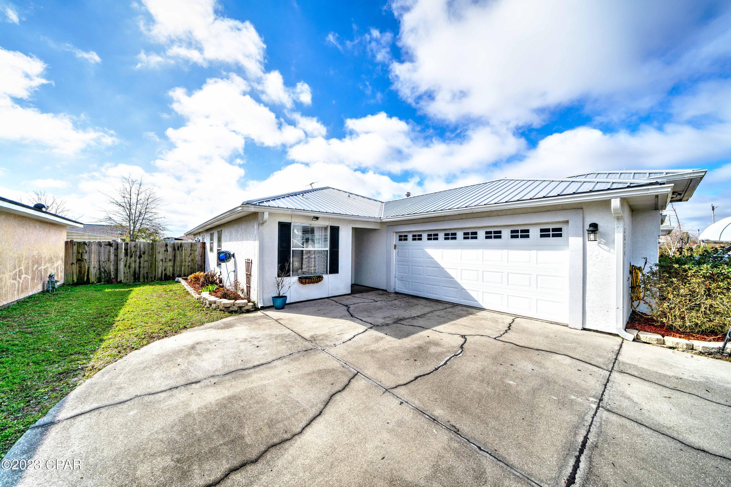 Pine Tree Place Unit 1 - Residential