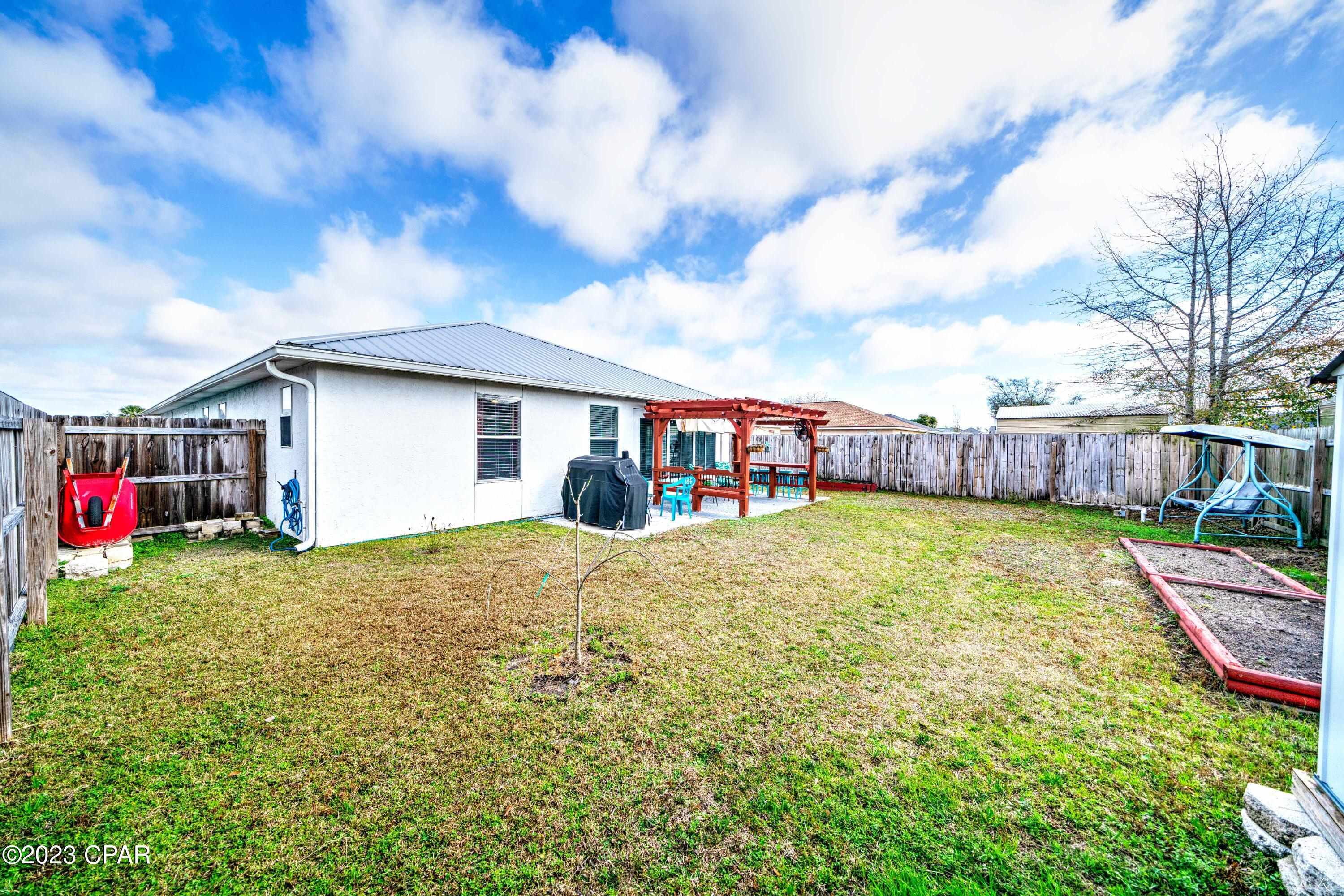 Pine Tree Place Unit 1 - Residential